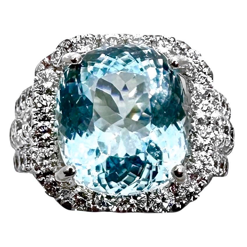 Tourmaline Paraiba certifiée GIA de 8,51ct dans une monture moderne en or blanc et diamants en vente