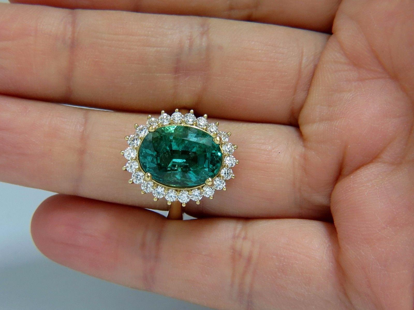 Oval Cut GIA Certified 8.60ct natural green emerald diamonds ring 18kt 