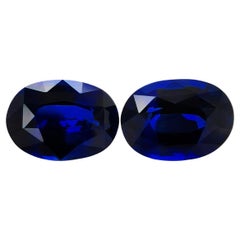 Paire de saphirs bleus royaux chauffés naturels de 8,62 carats certifiés par le GIA