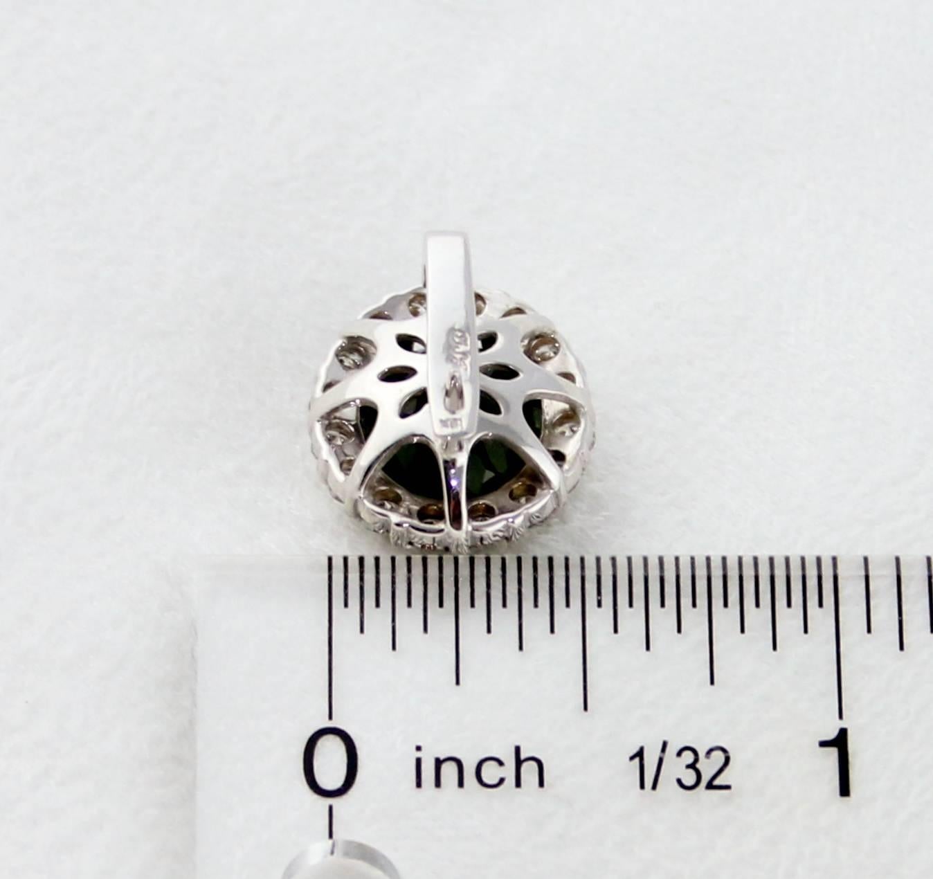 GIA-zertifizierte 8,63 Karat ovale Moldavite-Diamant-Ohrringe aus Gold Damen im Angebot
