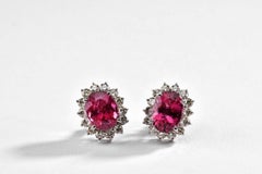 GIA-zertifizierte 8,63 Karat Rubellit- und Diamant-Ohrringe aus 18 Karat Gold