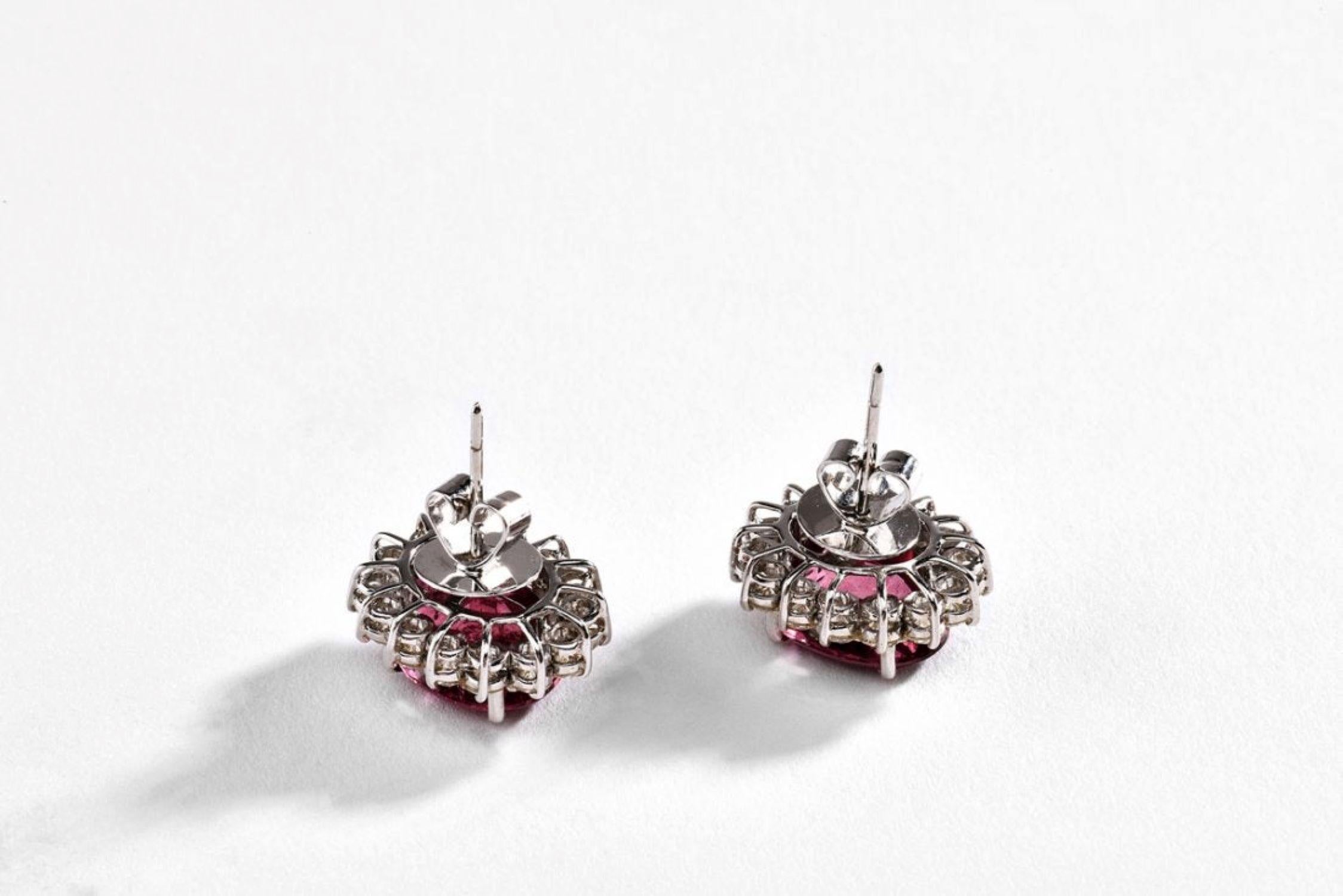Artiste Boucles d'oreilles en or 18 carats rubellite et diamant certifiées GIA de 8,63 carats en vente