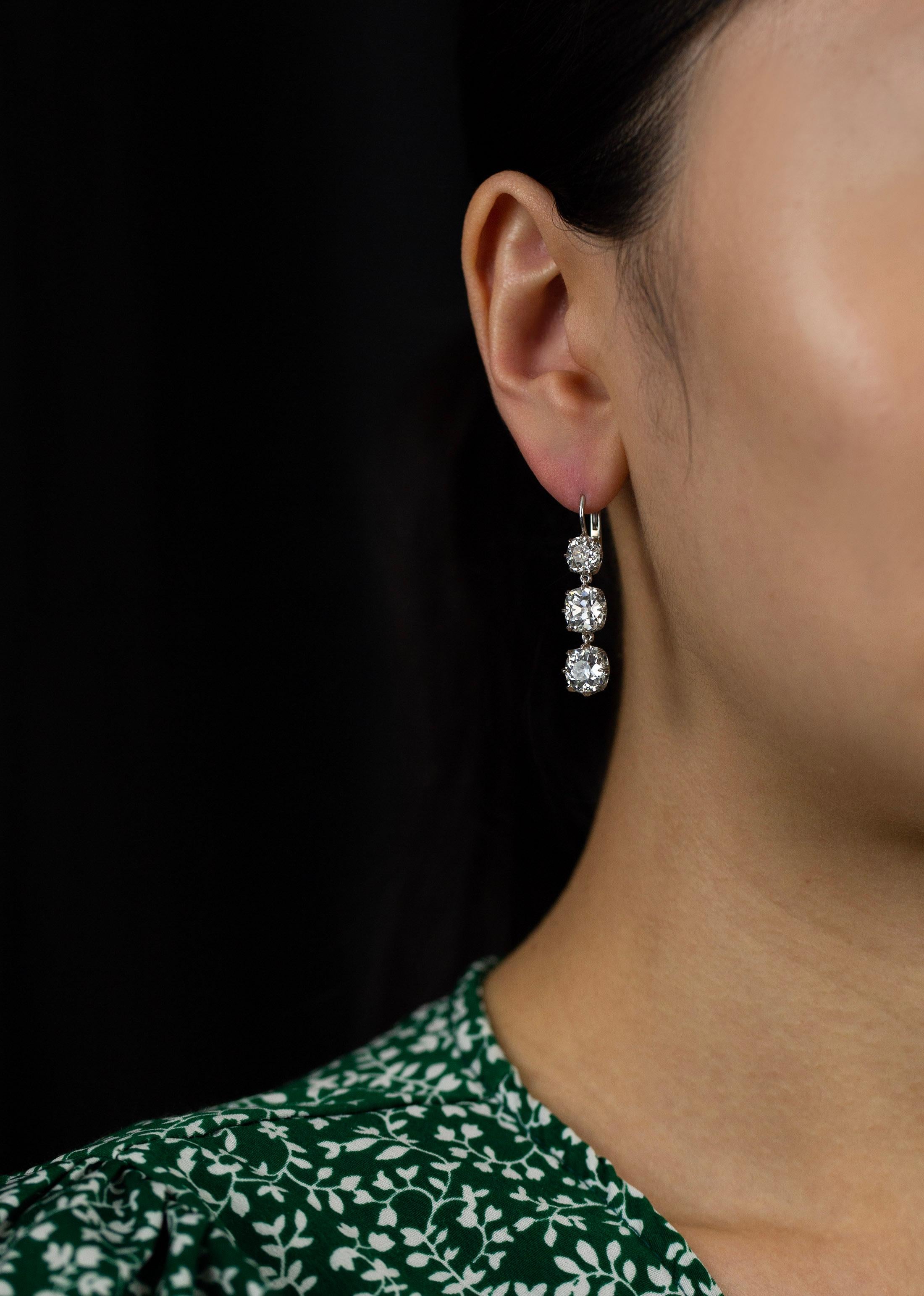 Boucles d'oreilles pendantes anciennes en diamants taille vieille mine de 8,64 carats au total, certifiés GIA en vente 3