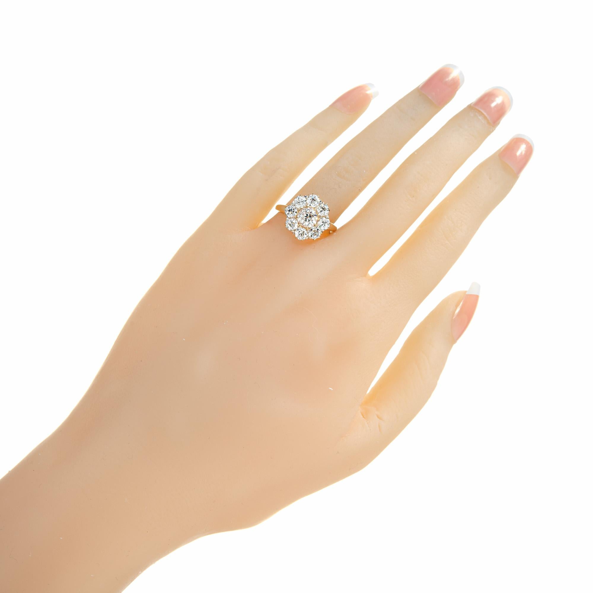 GIA-zertifizierter Verlobungsring mit87 Karat Diamant-Halo aus Gelbgold  im Angebot 3