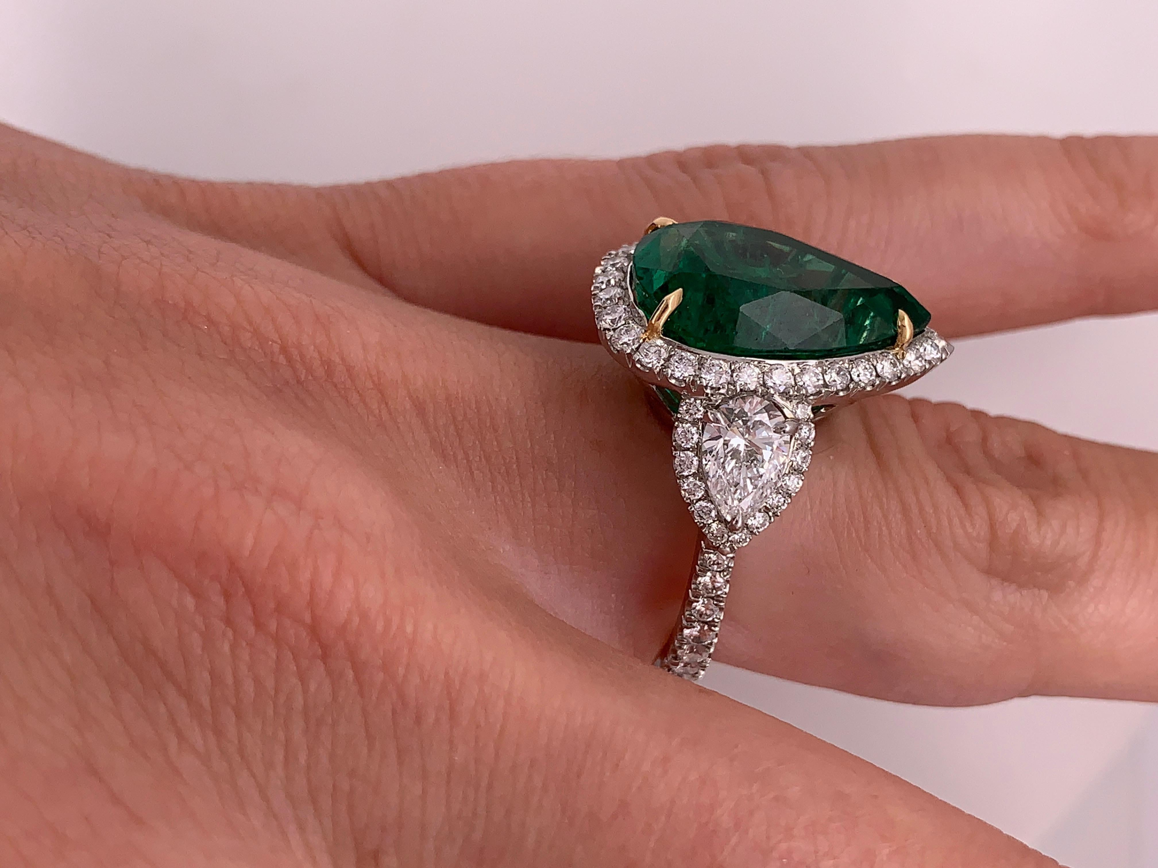 GIA Certified 8.78 Carat Green Emerald Pear Shaped Platinum Ring with Diamonds For Sale 1