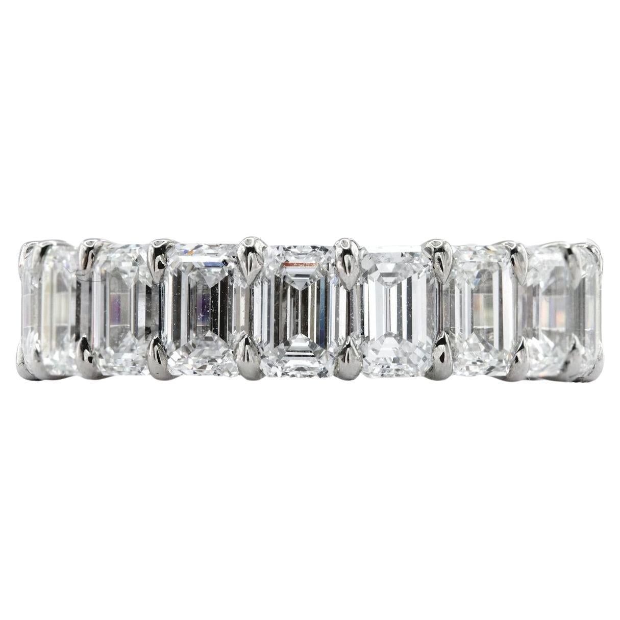Les diamants sont tous d'un blanc éclatant, classés D-F pour la couleur. Classés VVS1-VS2 pour la clarté, ils étaient propres à l'œil. Les diamants sont brillants et éclatants. Les diamants sont tous extraits naturellement de la terre et n'ont reçu