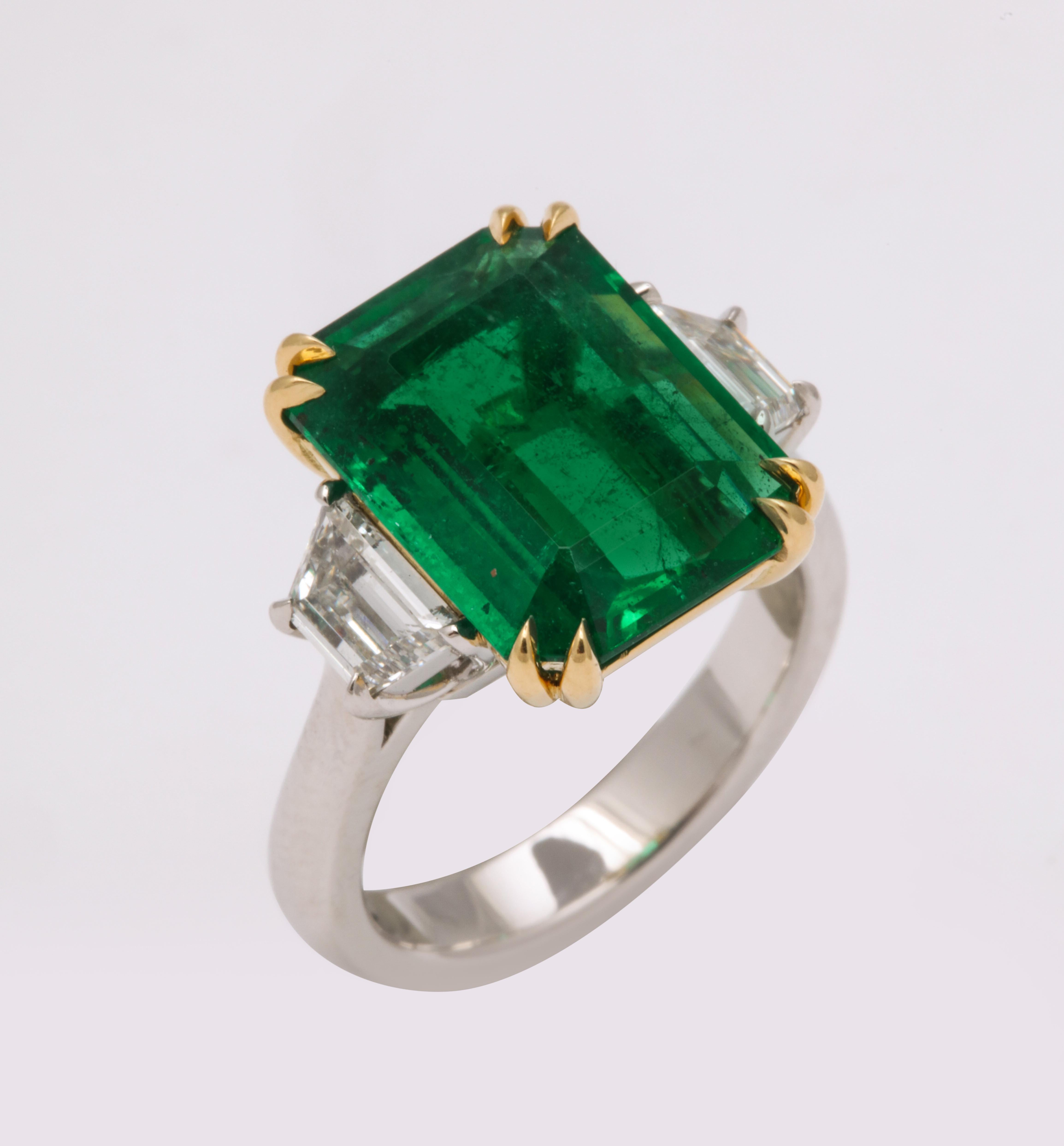 GIA Certified 8.81 Carat Emerald and Diamond Ring In New Condition In New York, NY