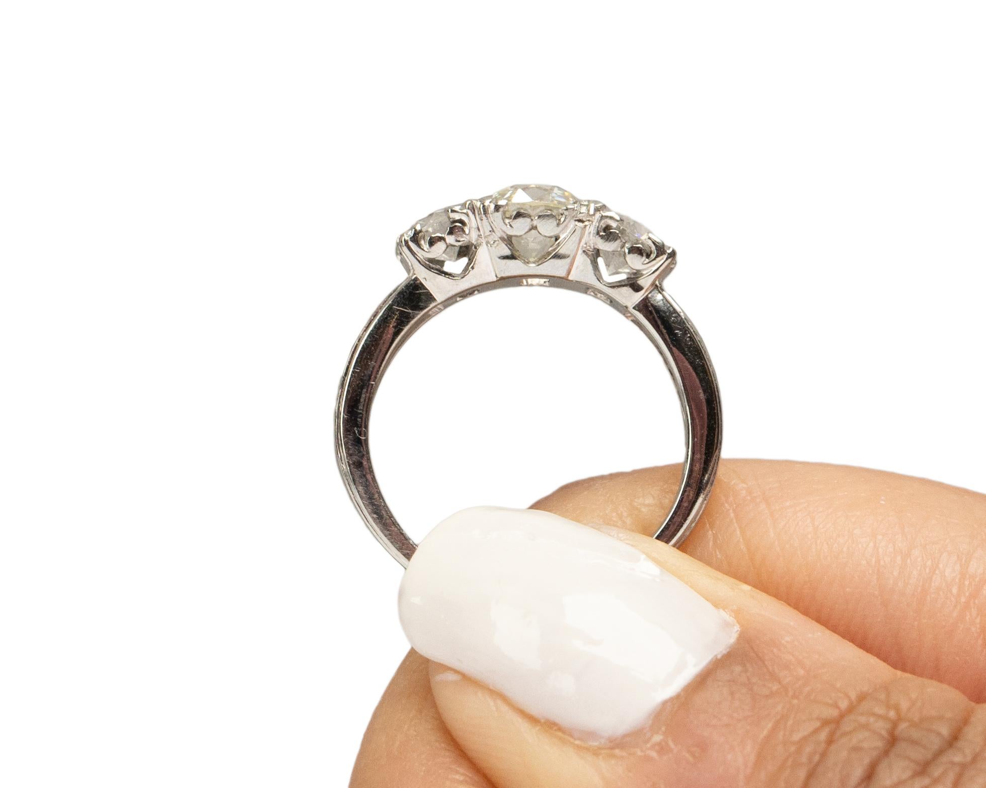 Anello di fidanzamento in oro bianco 18 carati certificato Gia da .89 carati in vendita 3