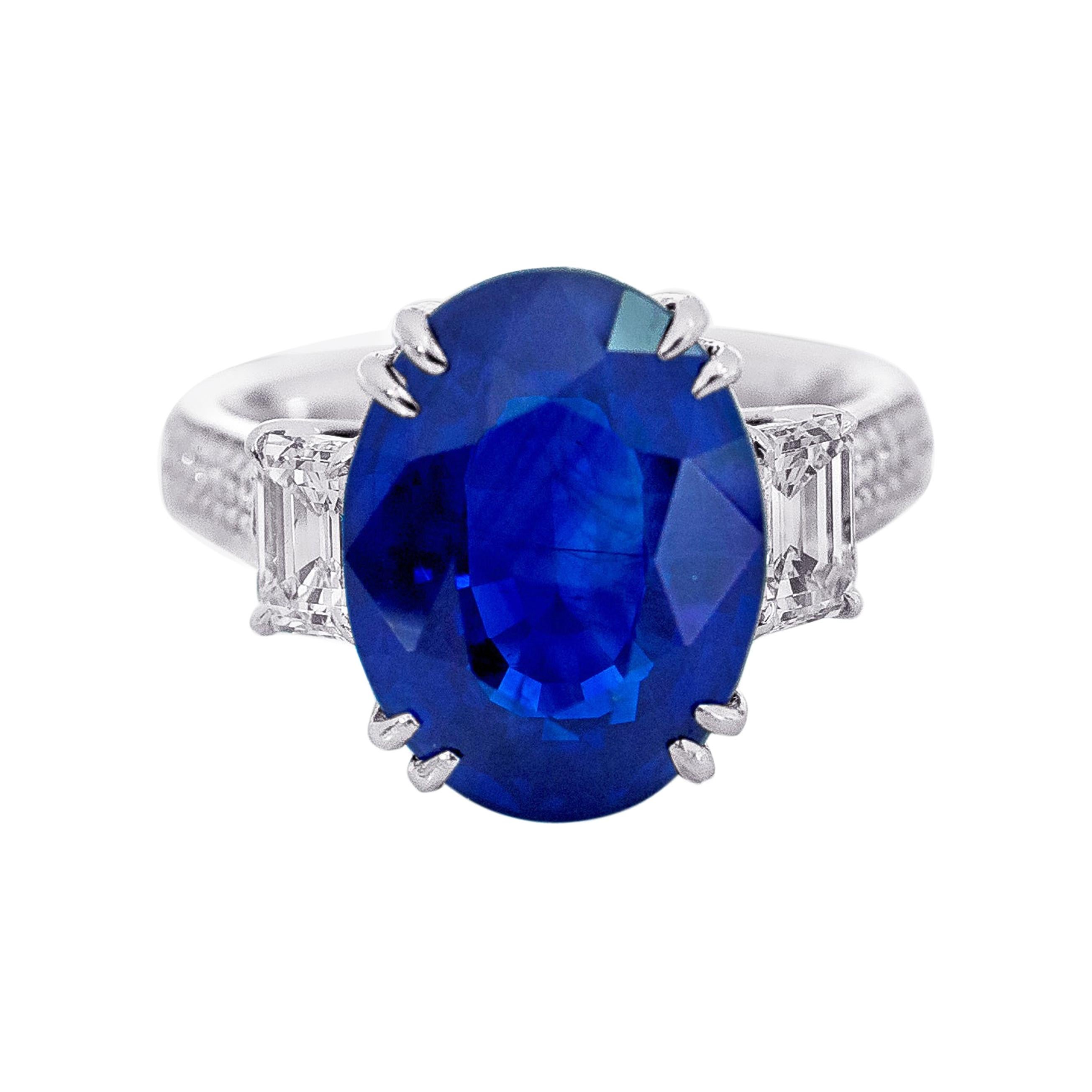 GIA Certified 8.90 Carat Royal Blue Sapphire Cocktail Ring in 18 Karat Gold For Sale