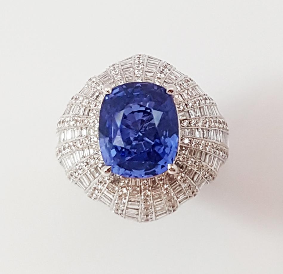 GIA Certified 8cts Ceylon Blue Sapphire with Diamond Ring Set in 18K White Gold For Sale 2