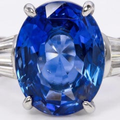 Bague de cocktail en platine sertie d'un saphir de 9 carats certifié par le GIA et d'un diamant