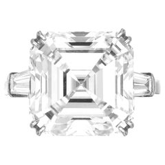 GIA-zertifizierte 9 Karat. Smaragdschliff Diamant Solitär Ring