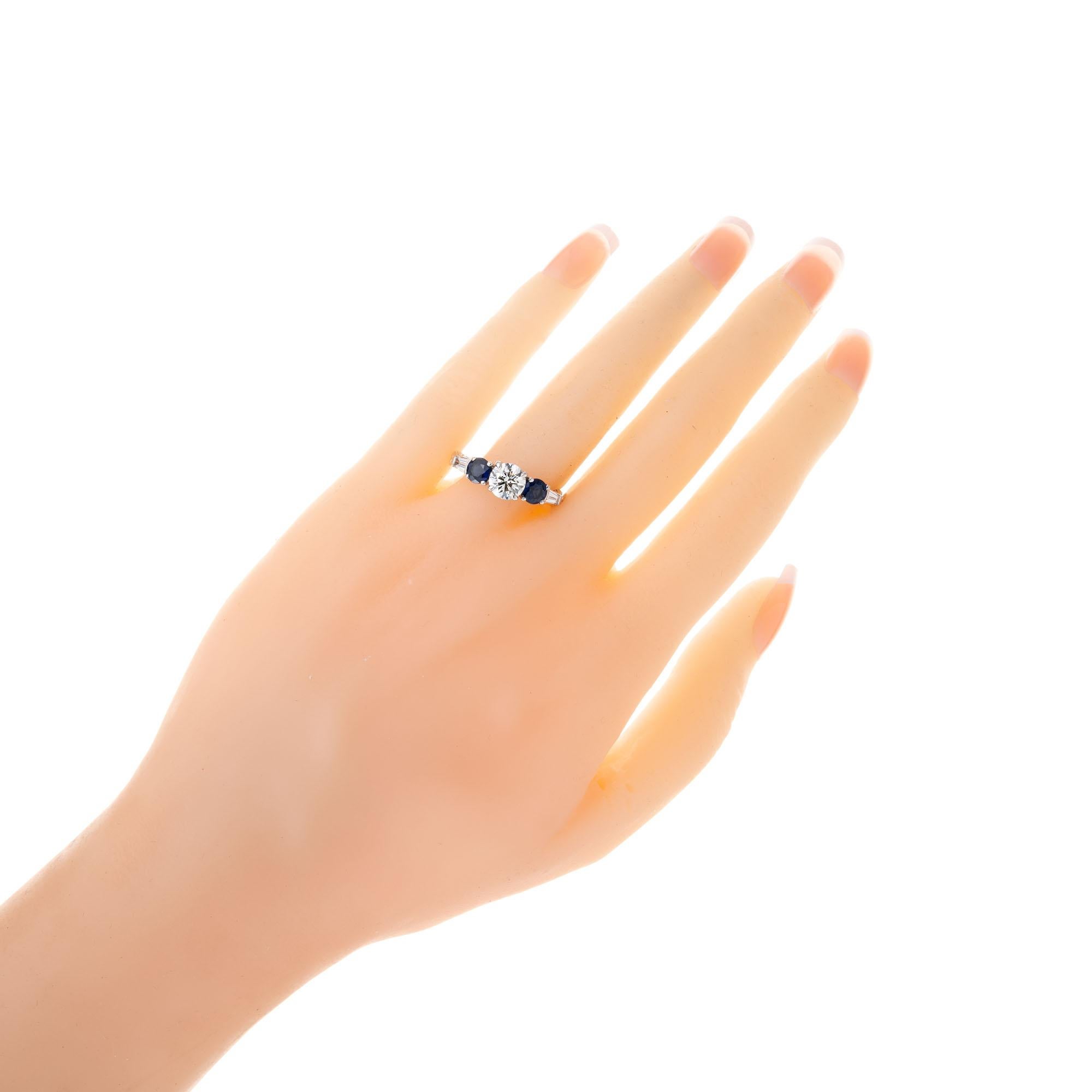 Taille ronde Bague de fiançailles en or avec diamants et saphir de 0,90 carat certifiés GIA en vente