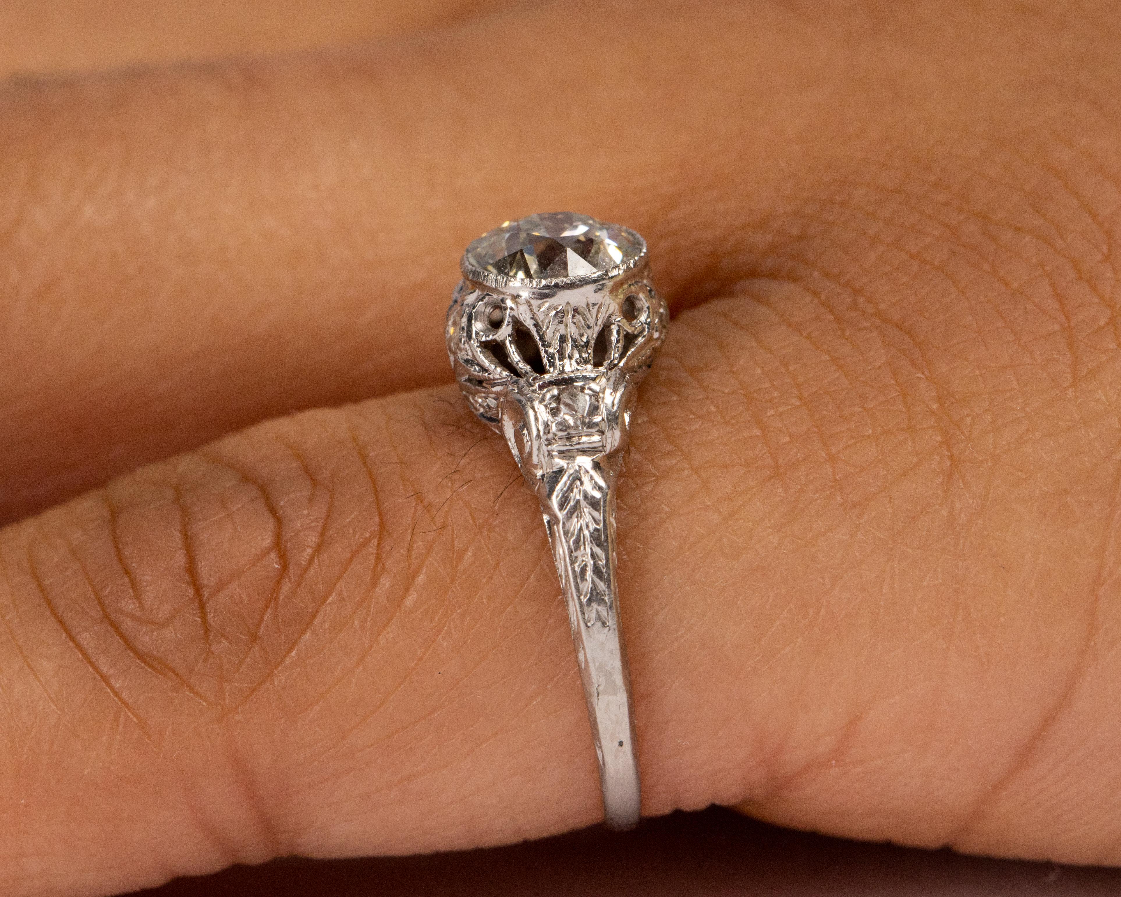 Bague de fiançailles en platine avec diamant édouardien de 0,90 carat certifié par le GIA en vente 1
