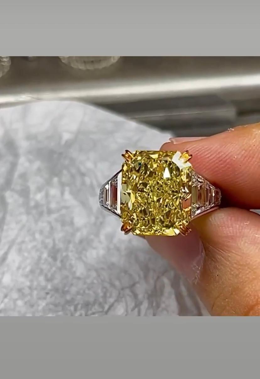 GIA Certified 9.00 Carat Fancy Yellow Diamond  18K Gold Ring For Sale 4