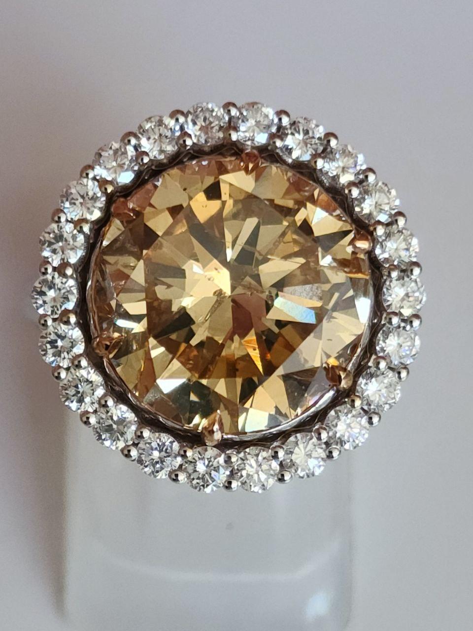 Round Cut Gia Certified 9.02 Carat Diamond cocktail Ring For Sale