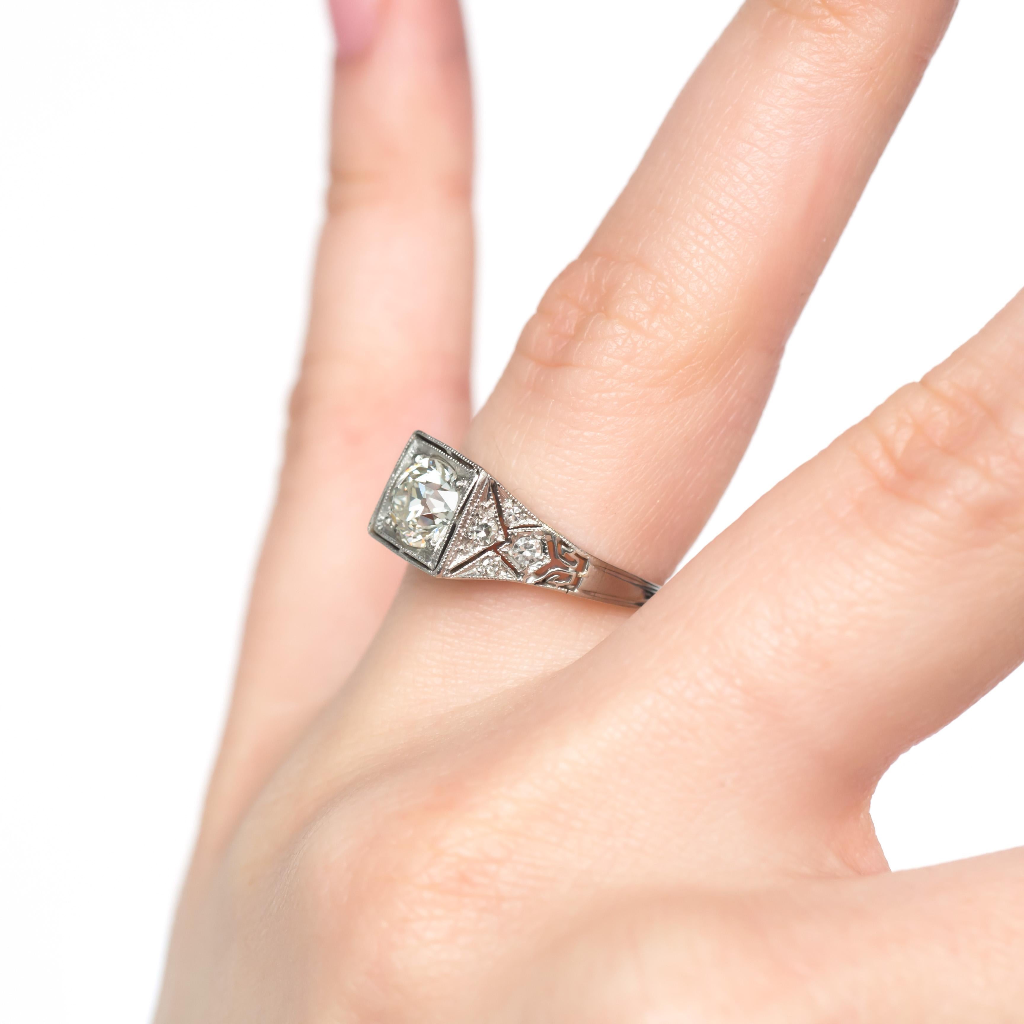 GIA Certified .91 Carat Diamond Platinum Engagement Ring For Sale 1
