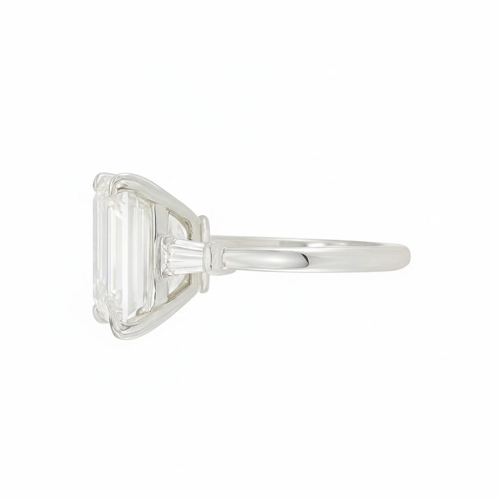 Contemporain Bague en diamant taille émeraude certifié GIA de 9,14 carats E sans défaut interne en vente