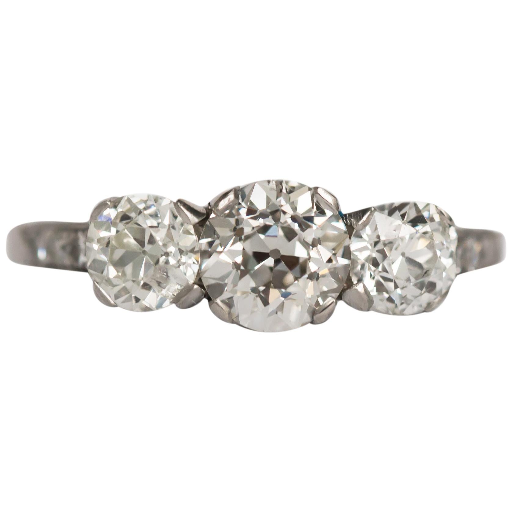 Anillo de compromiso de platino con diamante de 92 quilates certificado por el GIA