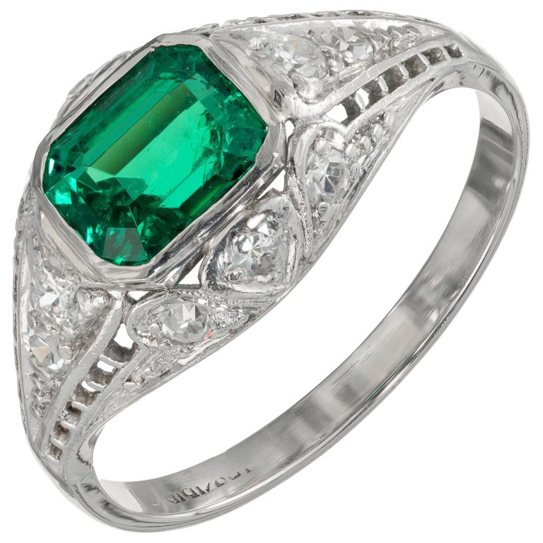 Art deco engagement rings emerald