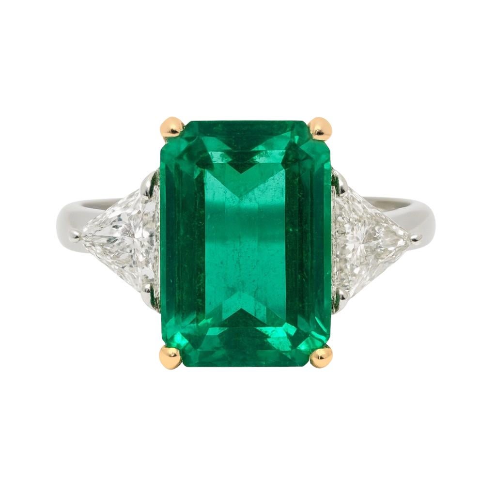 Contemporain Bague en or blanc certifiée GIA de 9,22 carats d'émeraude colombienne et de diamant trillion en vente
