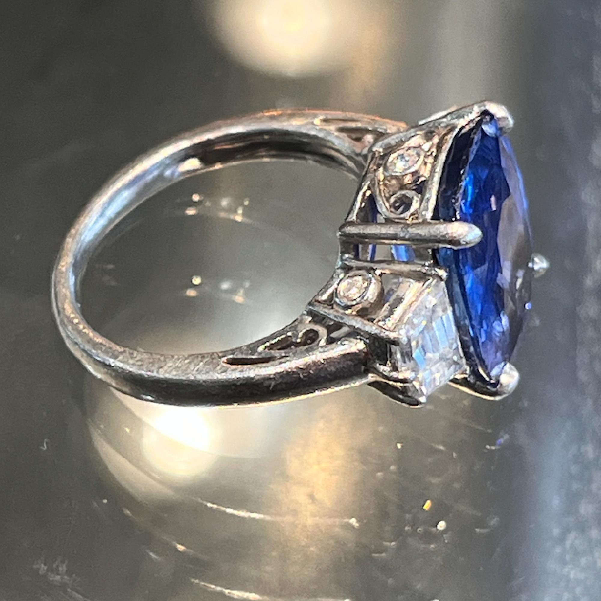 GIA Certified 9.35 Carat Ceylon Sapphire & Diamond 3 Stone Ring In Excellent Condition For Sale In Rehoboth Beach, DE