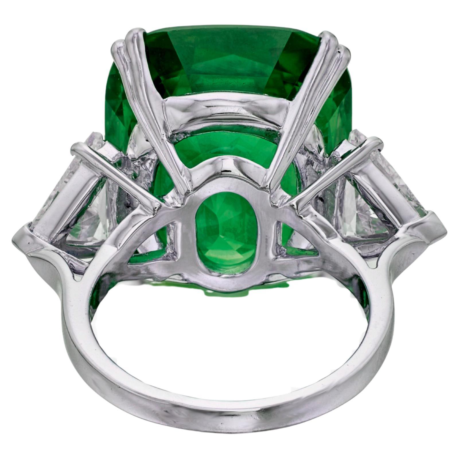 Contemporain Bague avec diamant émeraude verte brésilienne certifiée GIA de 9,40 carats en vente
