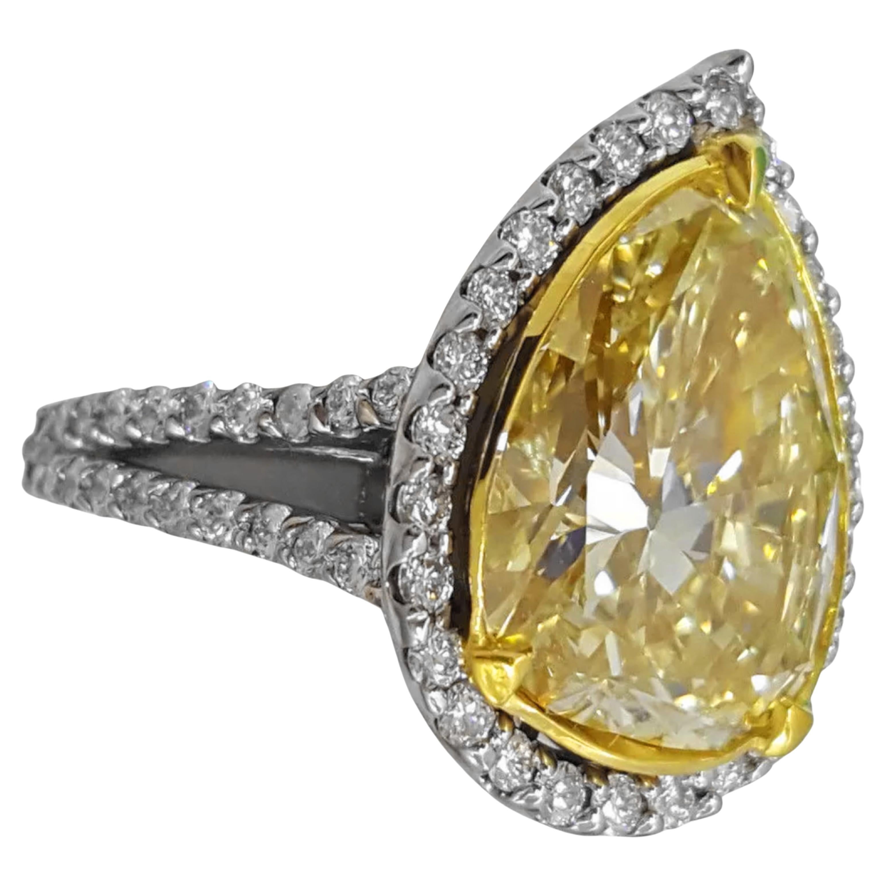 GIA Certified 9.46 ct total weight engagement ring In New Condition For Sale In Chicago, IL