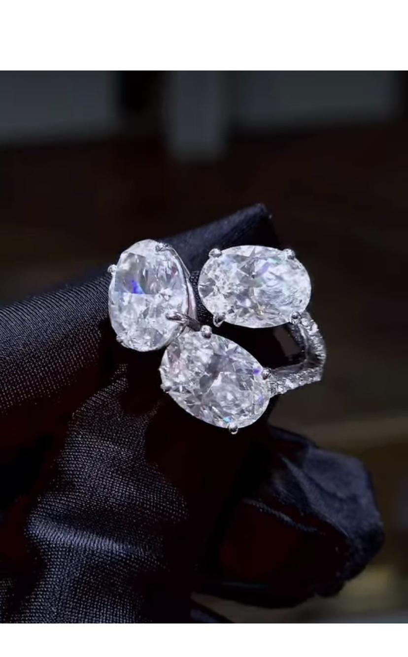 De las mujeres GIA Certified 9.50 Carats  F/VS1 Oval Shape Diamonds 18K Gold Ring en venta