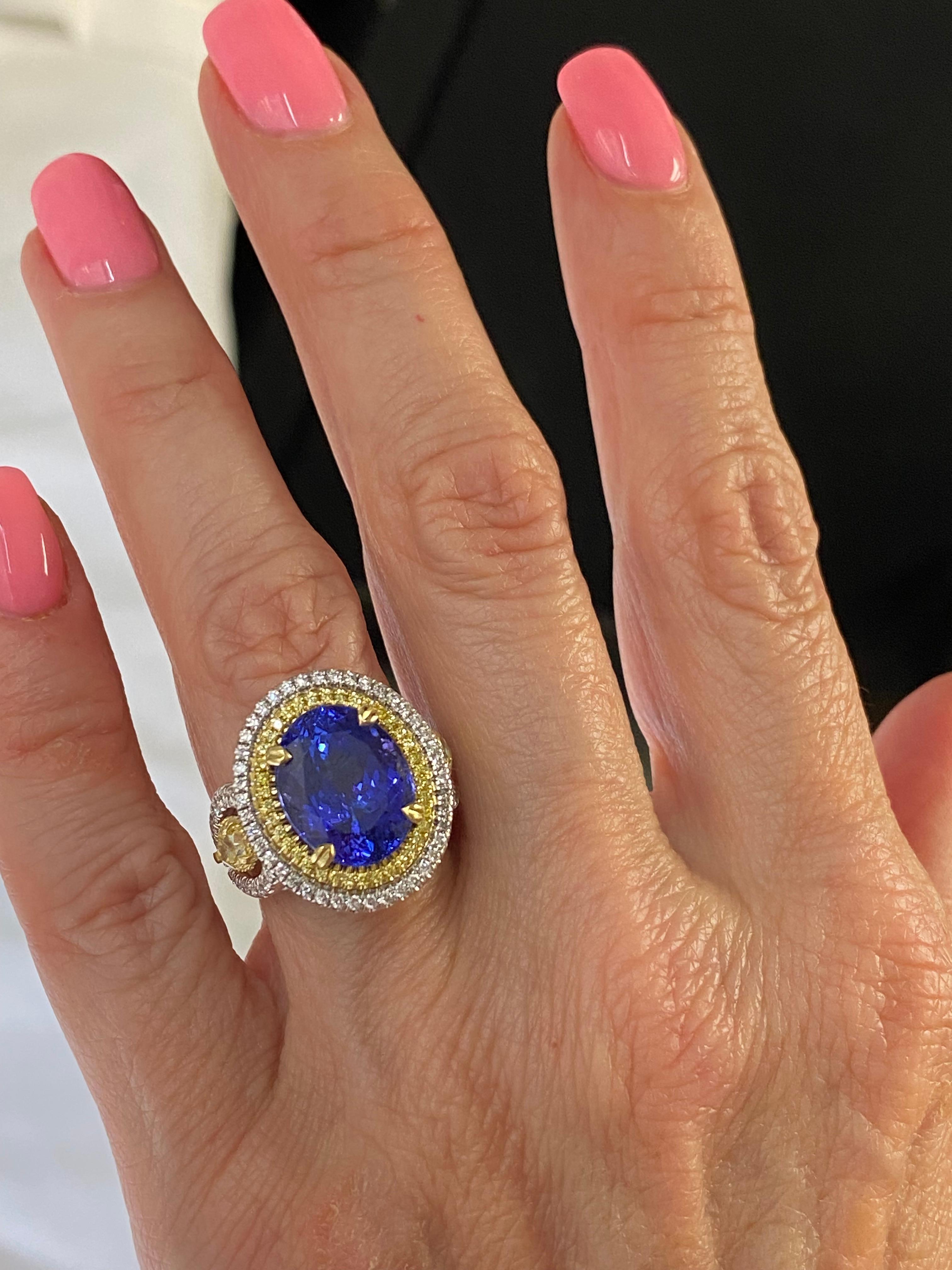GIA Certified 9.59 Ctw Oval Tanzanite Diamond Ring Halo 14K White Gold In New Condition For Sale In New York, NY