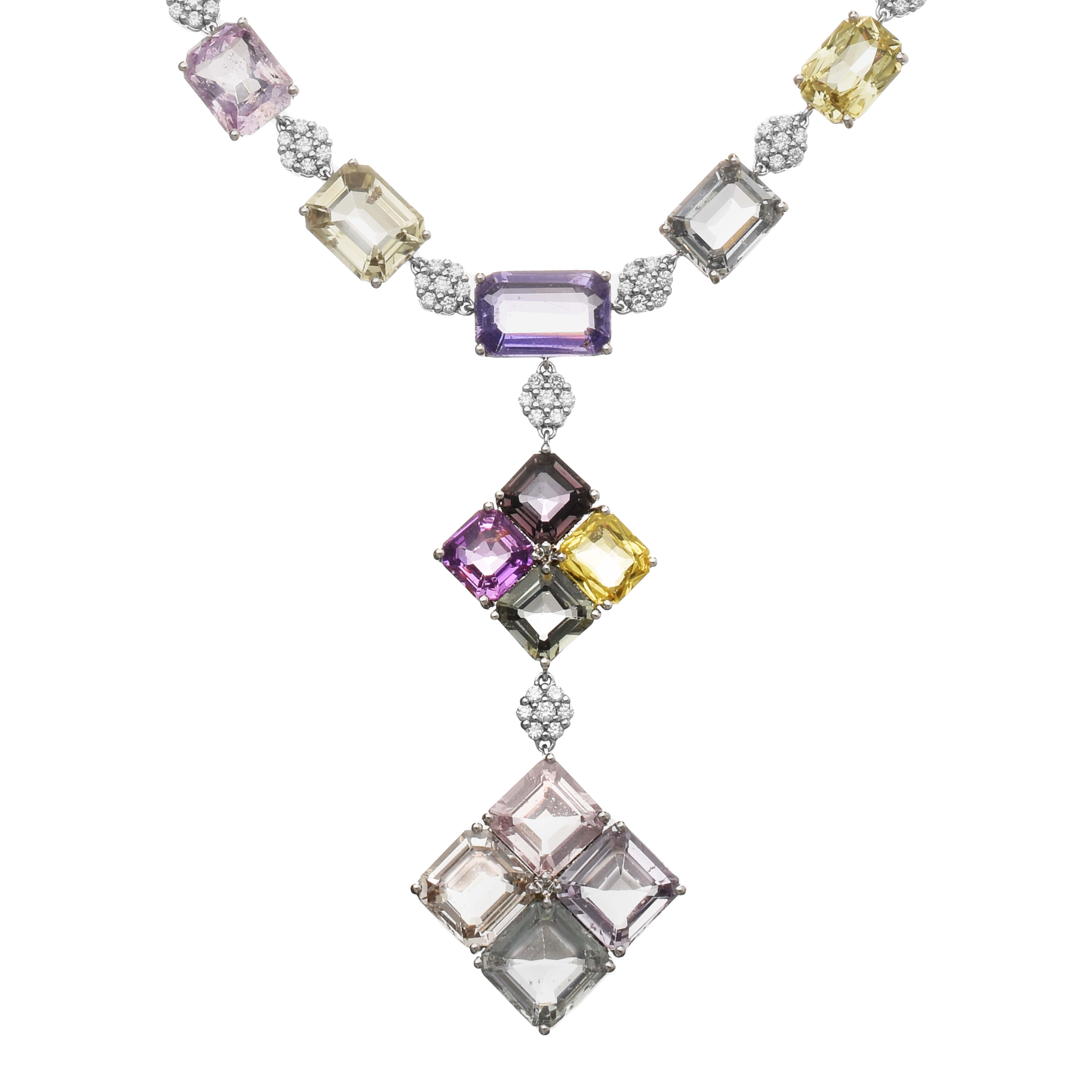 Weißgold-Halskette, GIA-zertifiziert 95,98 Karat Fancy Saphir und weißer Diamant (Gemischter Schliff) im Angebot