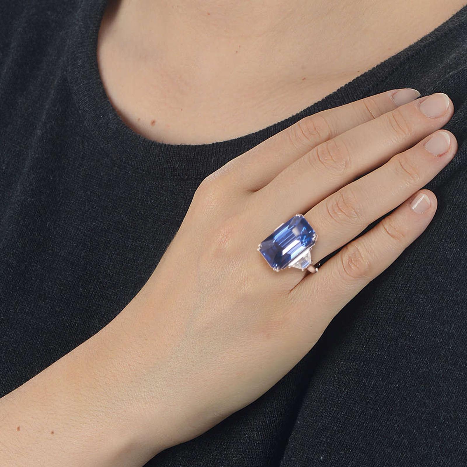 Moderne Bague en platine certifiée GIA 9,60 carats saphir bleu saphir de Ceylan diamant en vente