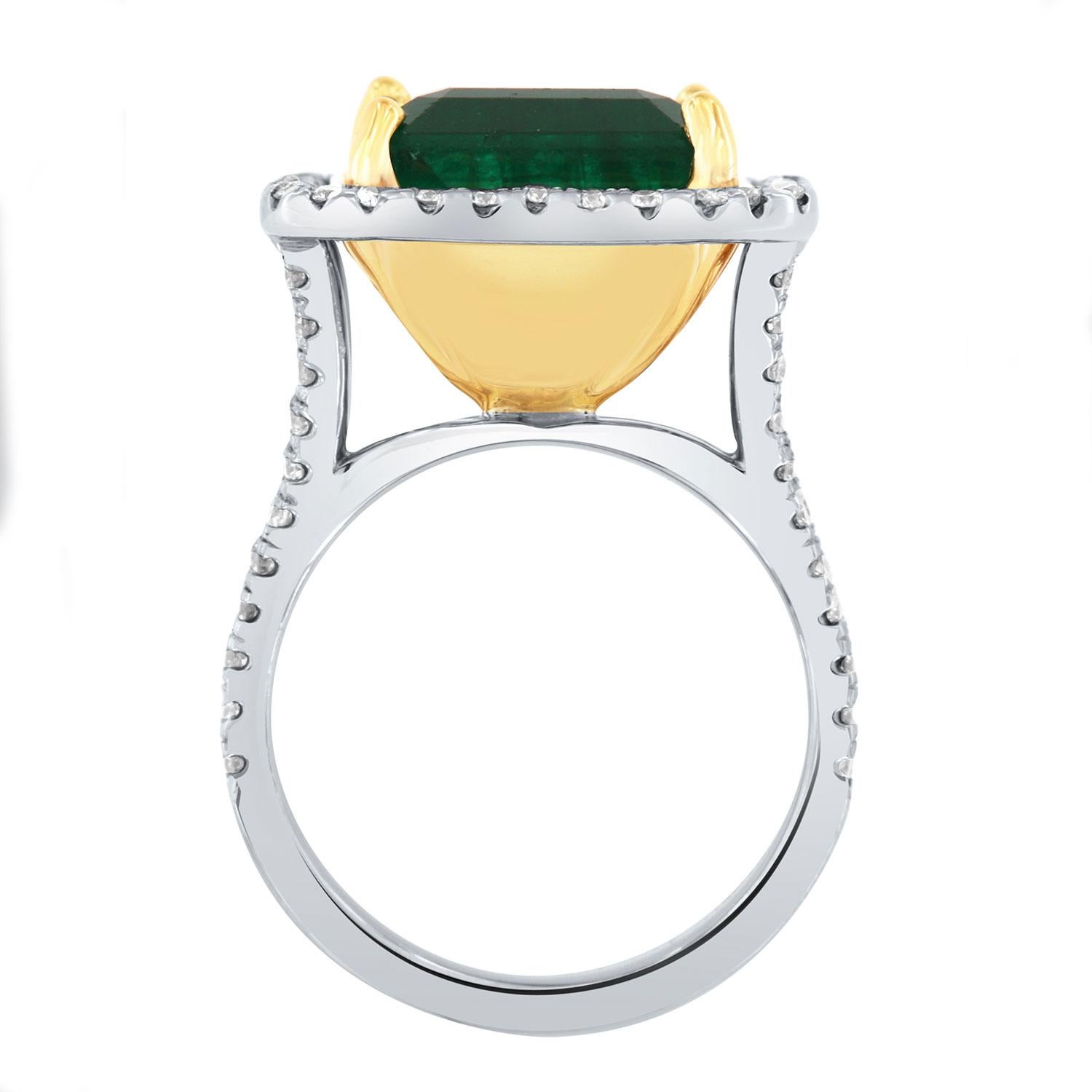 GIA Certified 9.61 Carat Green Emerald 18K White & Yellow Halo Diamond Ring In New Condition For Sale In San Francisco, CA
