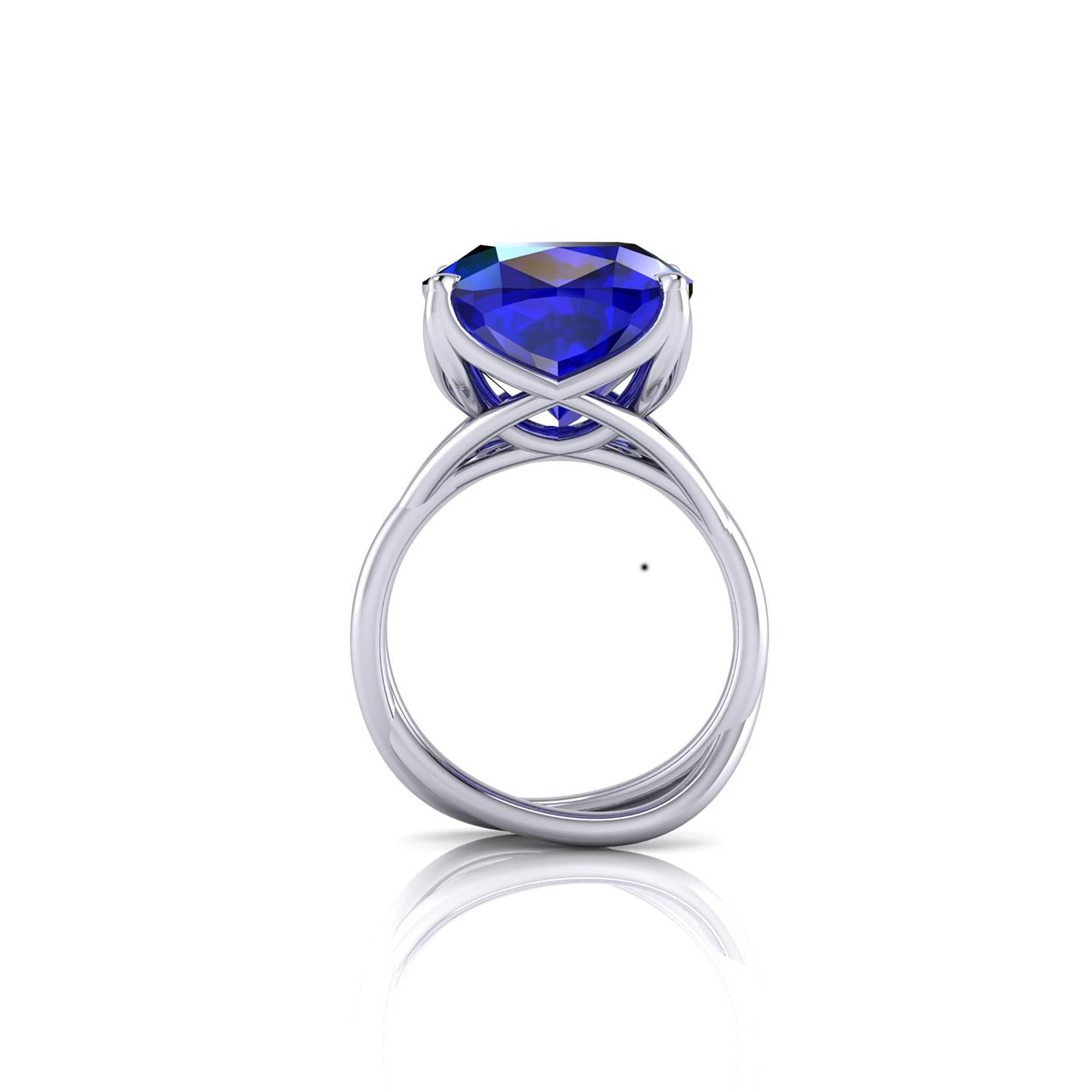 GIA Certified 9.23 carat Tanzanite Cushion Cut in 18 Karat gold cocktail ring In New Condition For Sale In New York, NY