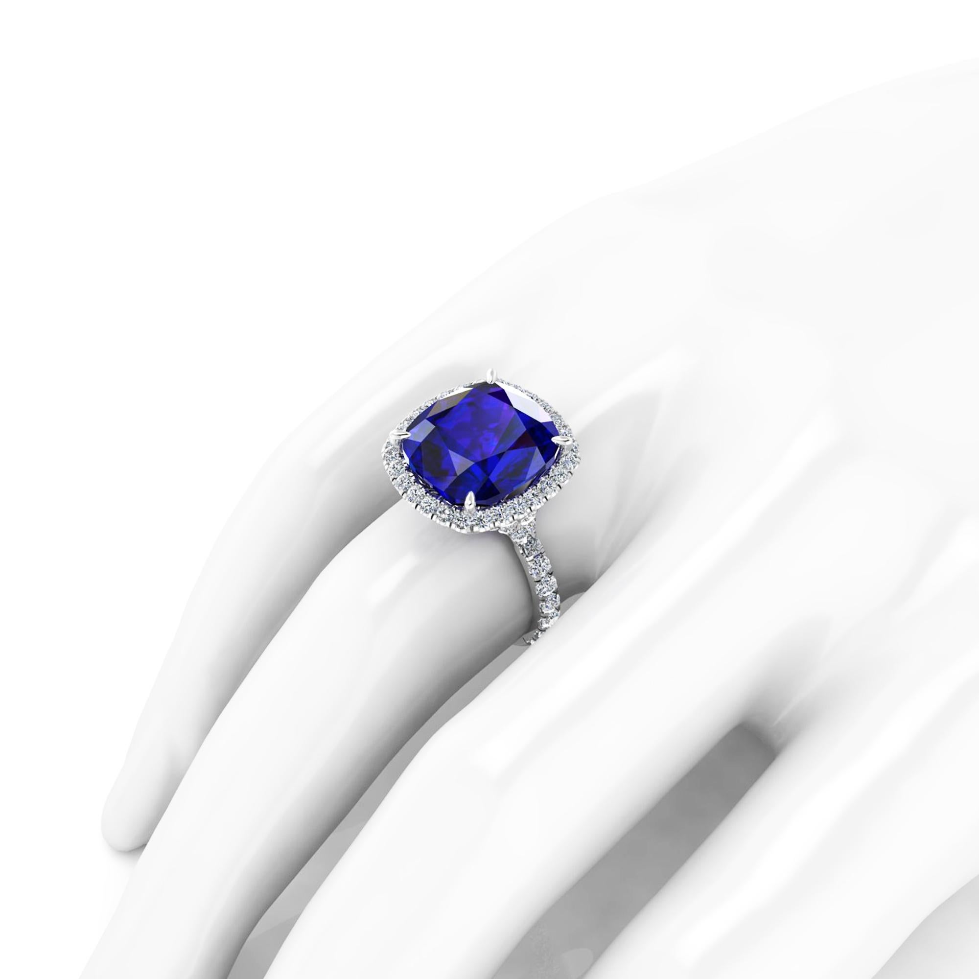 GIA Certified 9.23 Carat Tanzanite Cushion Diamond Halo 18 Karat Gold Ring In New Condition For Sale In New York, NY