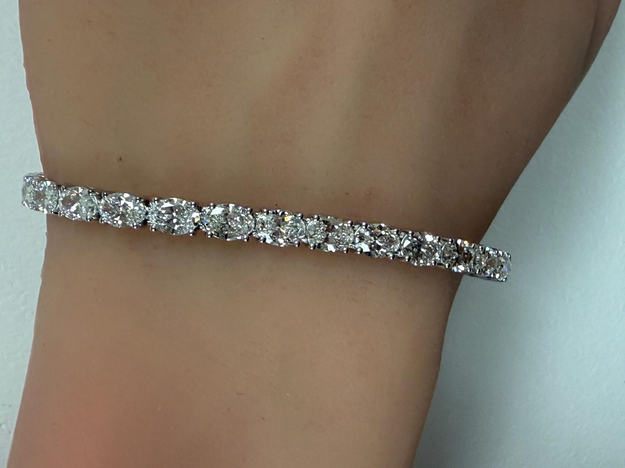 GIA Certified 9.90 CTW Oval Brilliant Diamond Tennis Bracelet in 14K White Gold in vendita 7
