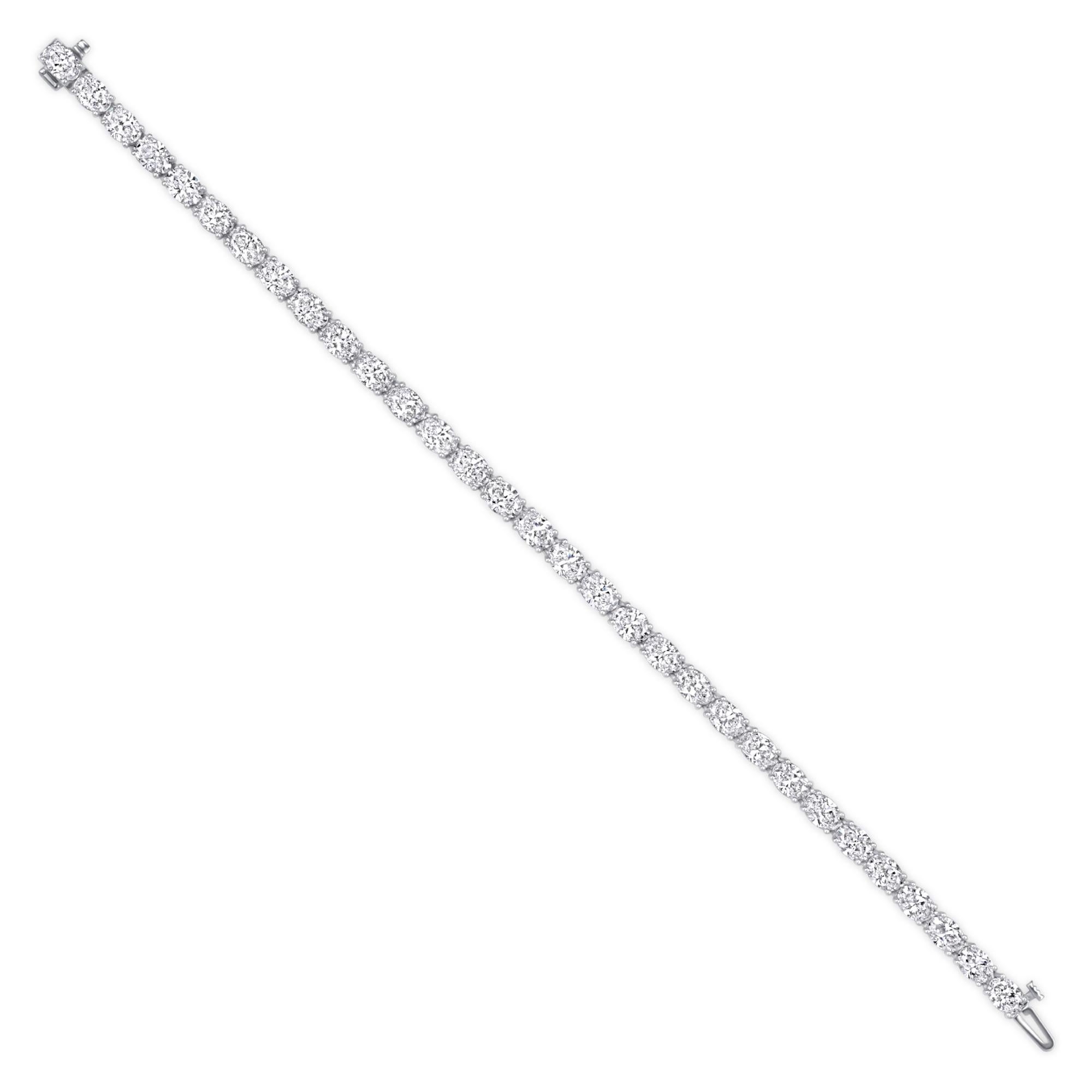 GIA Certified 9.90 CTW Oval Brilliant Diamond Tennis Bracelet in 14K White Gold In condizioni Nuovo in vendita a San Francisco, CA