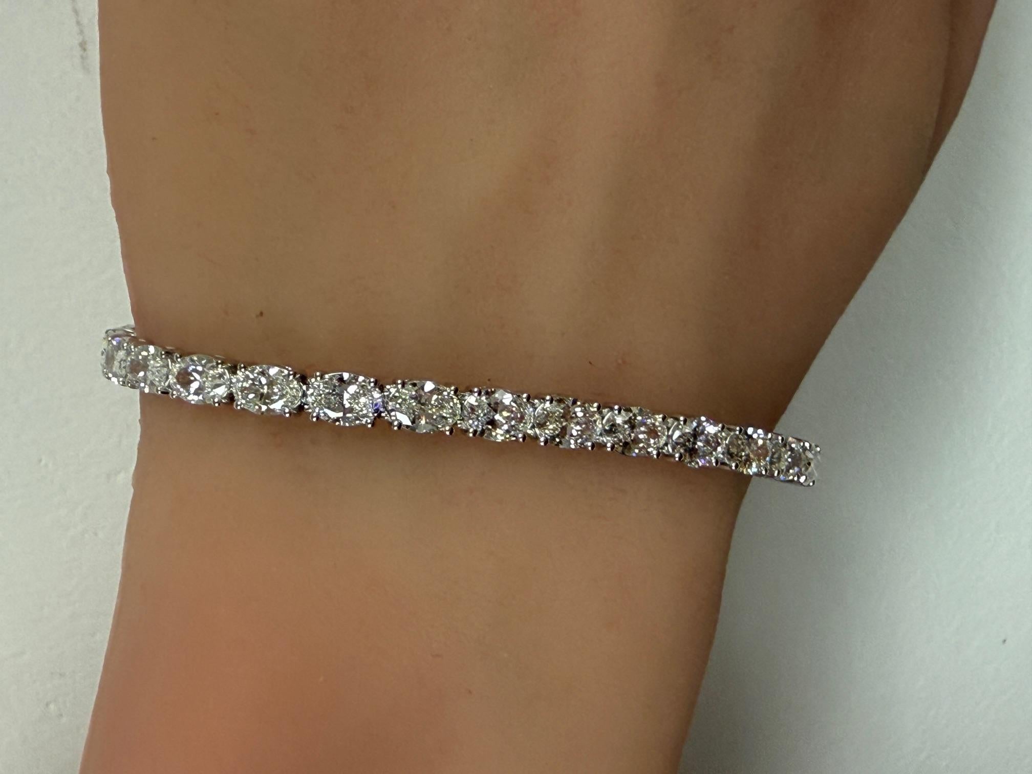 GIA Certified 9.90 CTW Oval Brilliant Diamond Tennis Bracelet in 14K White Gold in vendita 5