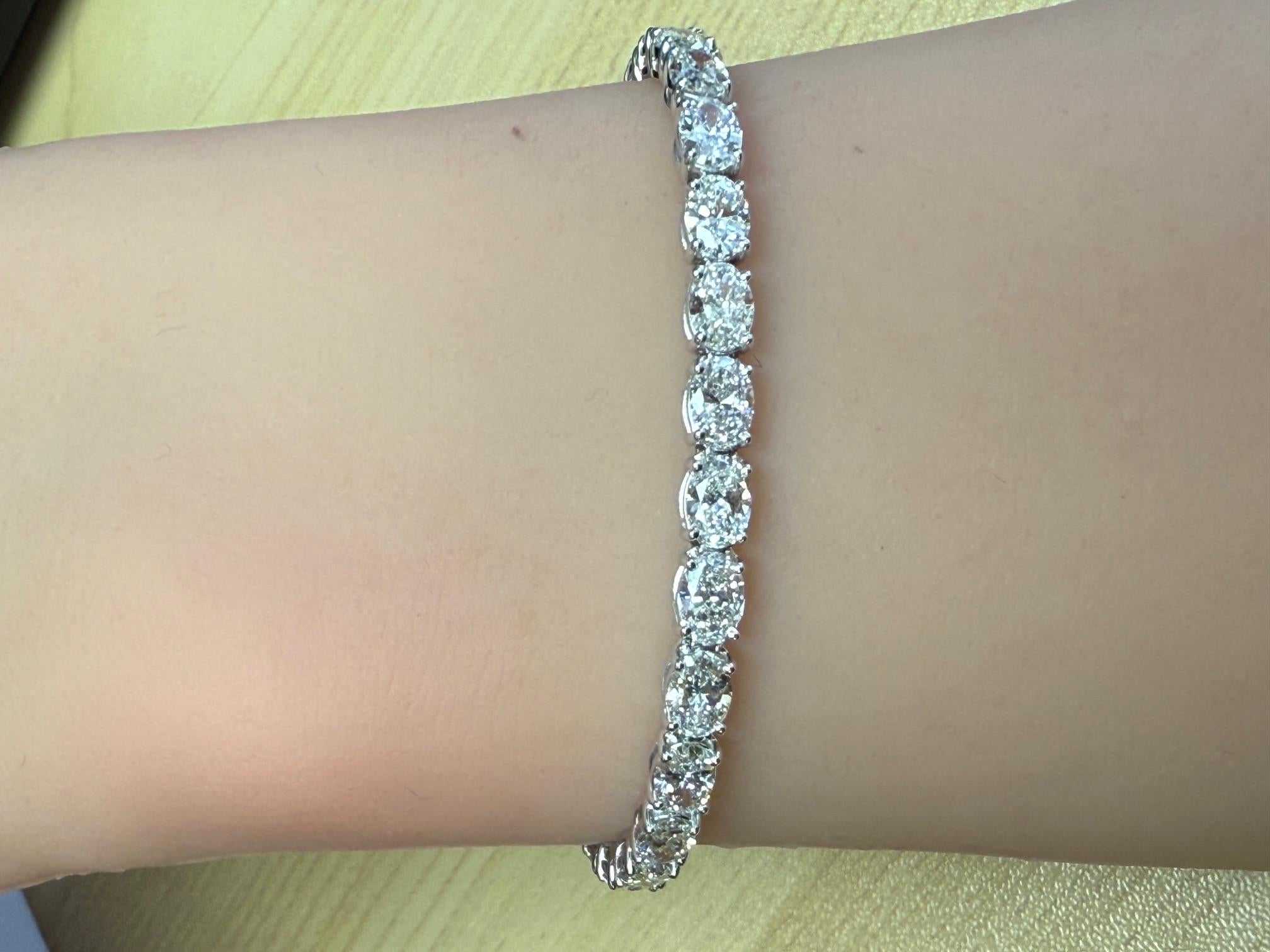 Pulsera de tenis con diamantes talla oval de 9,90 quilates certificados por el GIA en oro blanco de 14 quilates Corte oval en venta