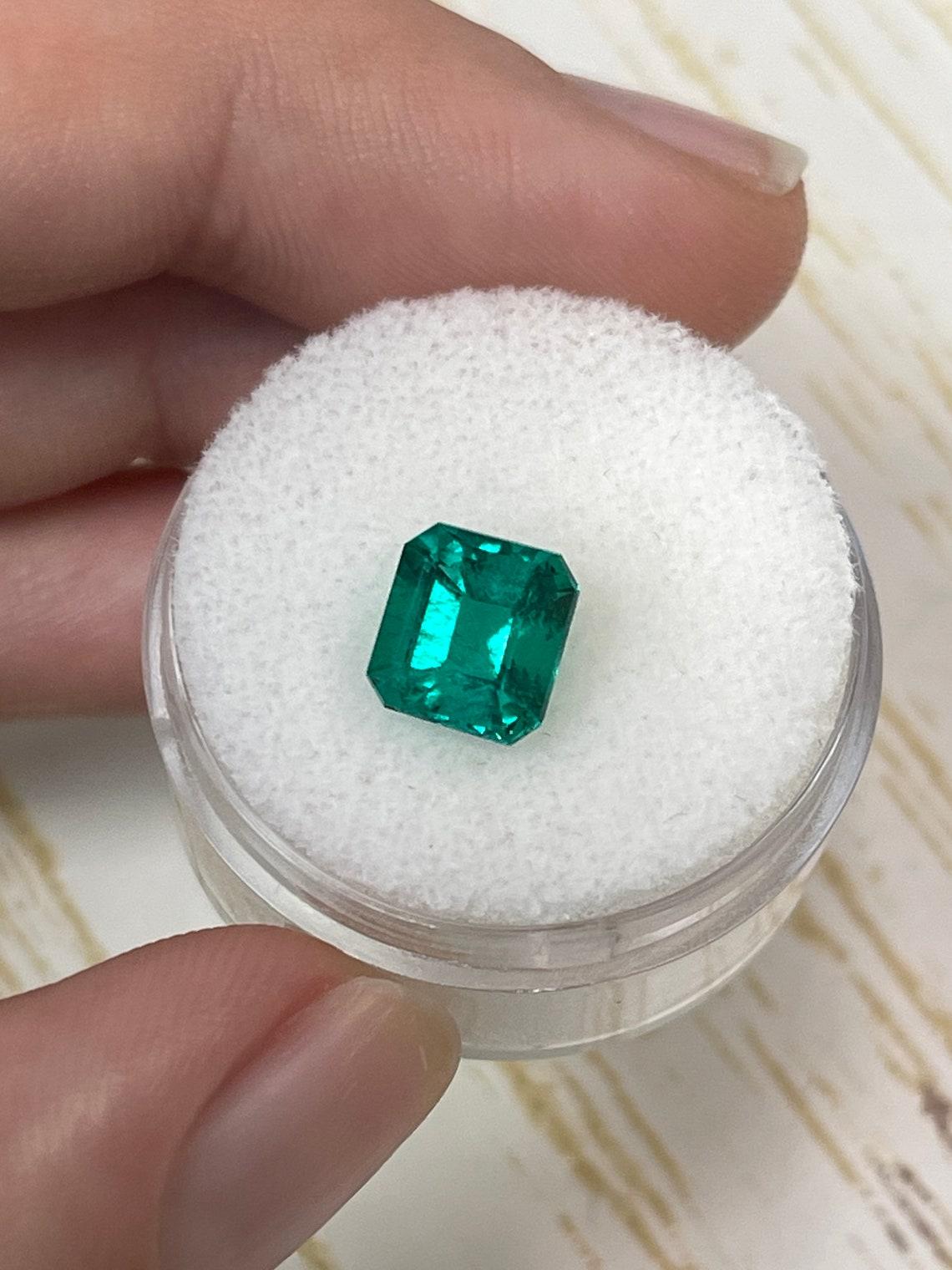 GIA Certified AAA+ 1.92 Carat Muzo Green Asscher Cut Colombian Emerald Gem In New Condition In Jupiter, FL