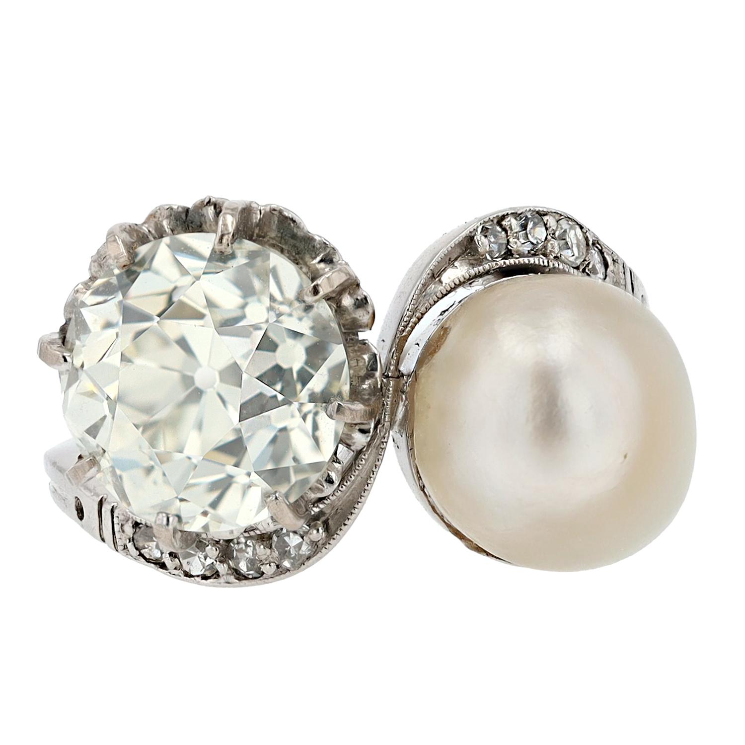 Art Deco GIA Certified Antique 3.21 Carat Diamond and Natural Pearl Toi et Moi Ring For Sale