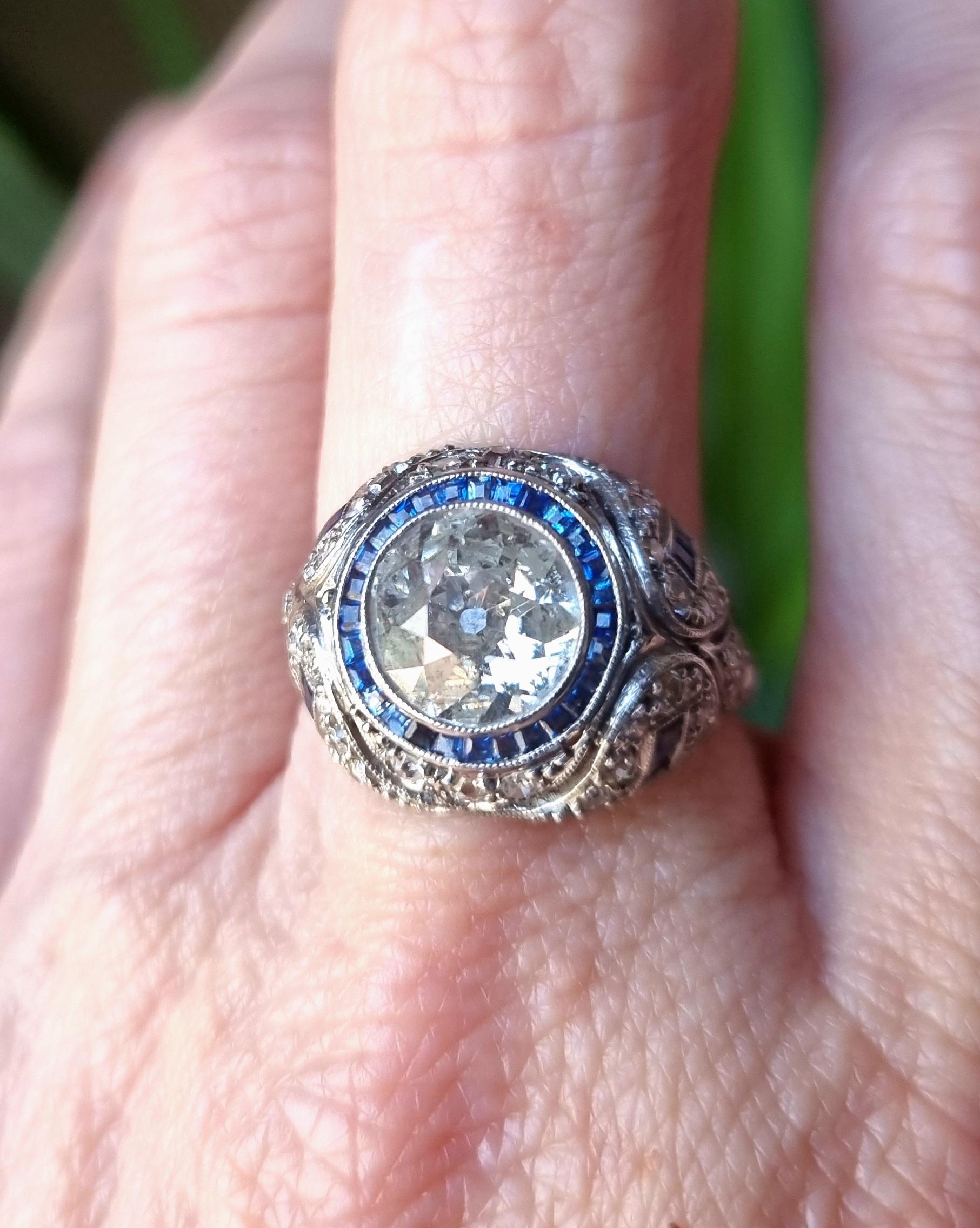 GIA certified Antique Art- Deco 2.10 carat Diamond, Sapphire Platinum Ring For Sale 1