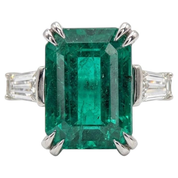 GIA Certified Approx. 5 Carat MINOR OIL Emerald and Diamond Platinum Ring For Sale