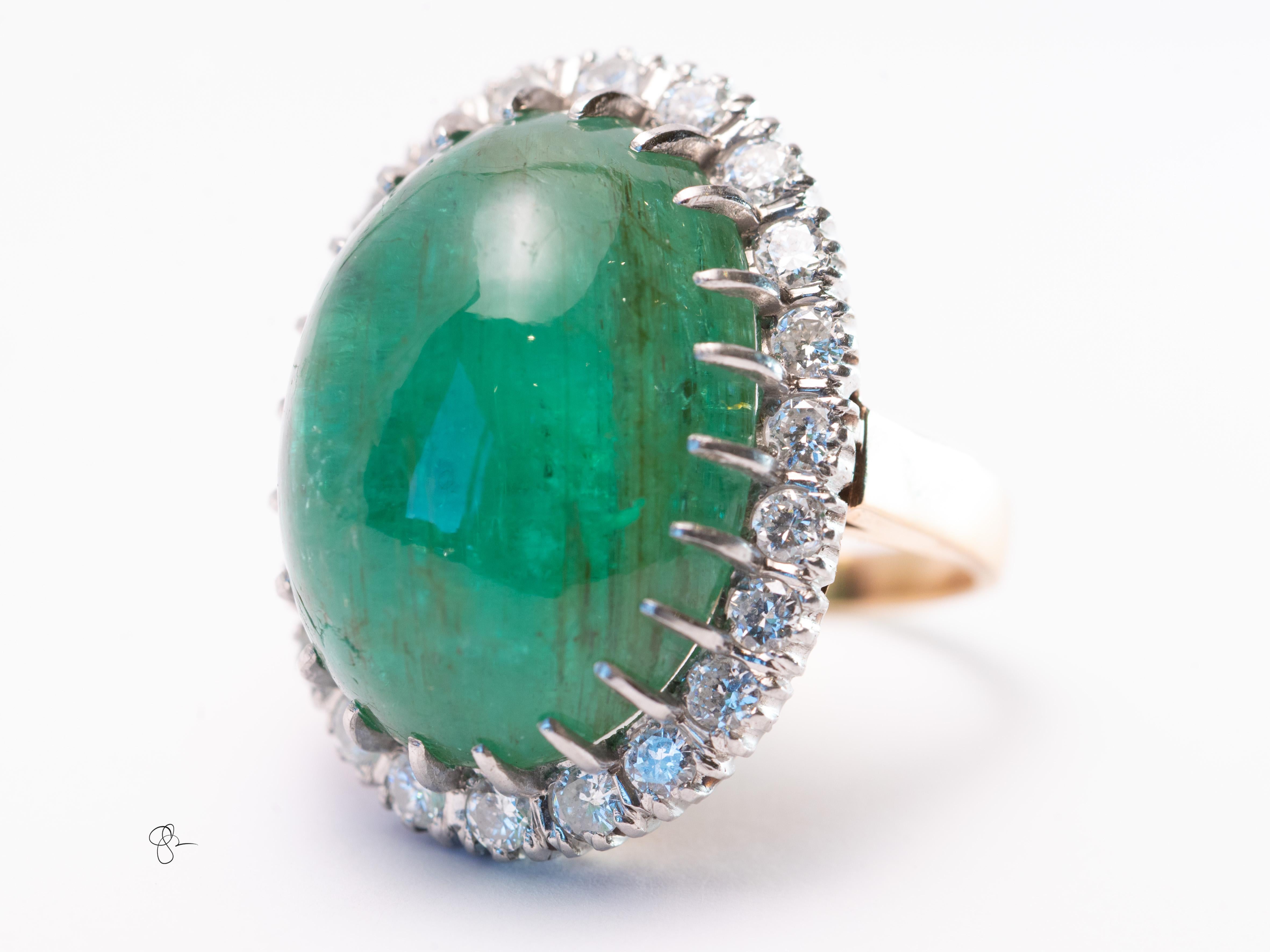 GIA zertifiziert ca. 44 Karat Cabochon Smaragd und Diamant Statement Ring im Zustand „Gut“ im Angebot in Tucson, AZ