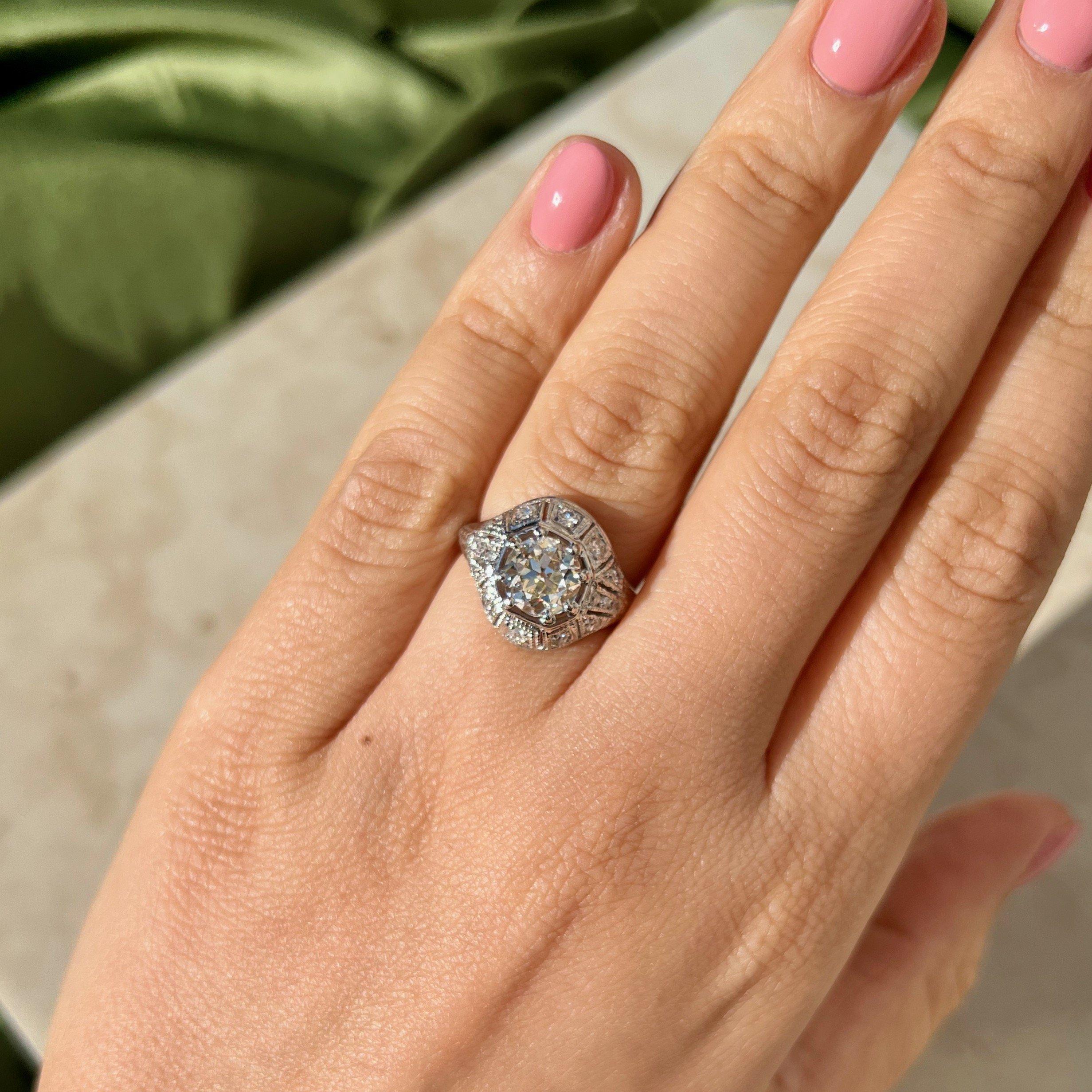 GIA Certificado Art Deco 1.51 Ct. Anillo de corte europeo antiguo en Bueno estado para la venta en New York, NY