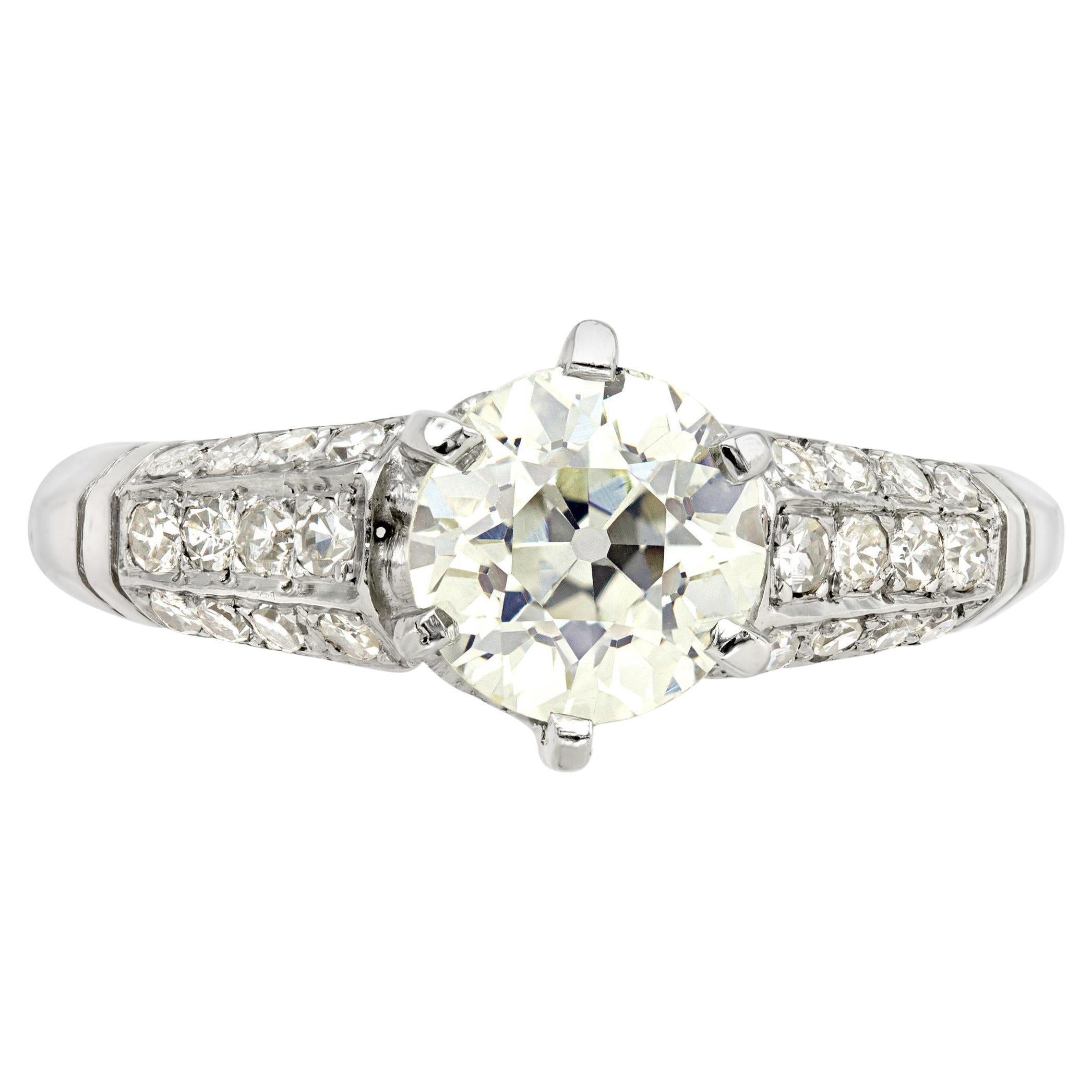 Art Déco certifié GIA 1,87 carat poids total Bague de fiançailles en diamants en vente