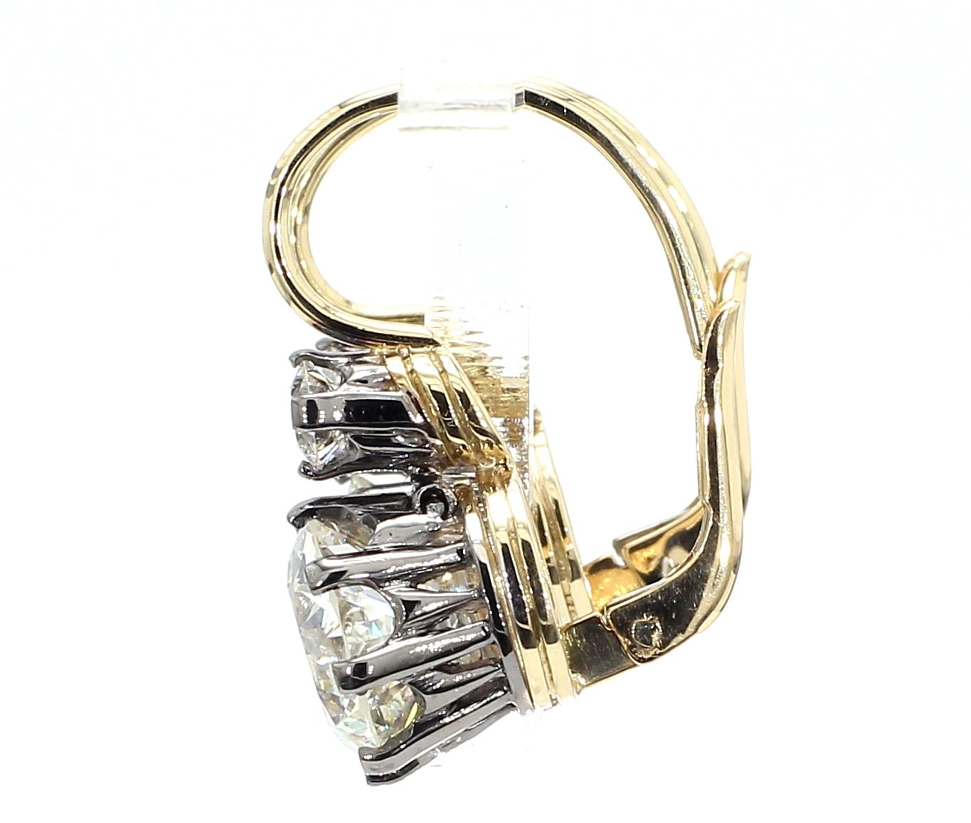 Taglio rotondo Orecchini in oro 18K con diamanti Art Deco da 6,02 carati certificati GIA in vendita
