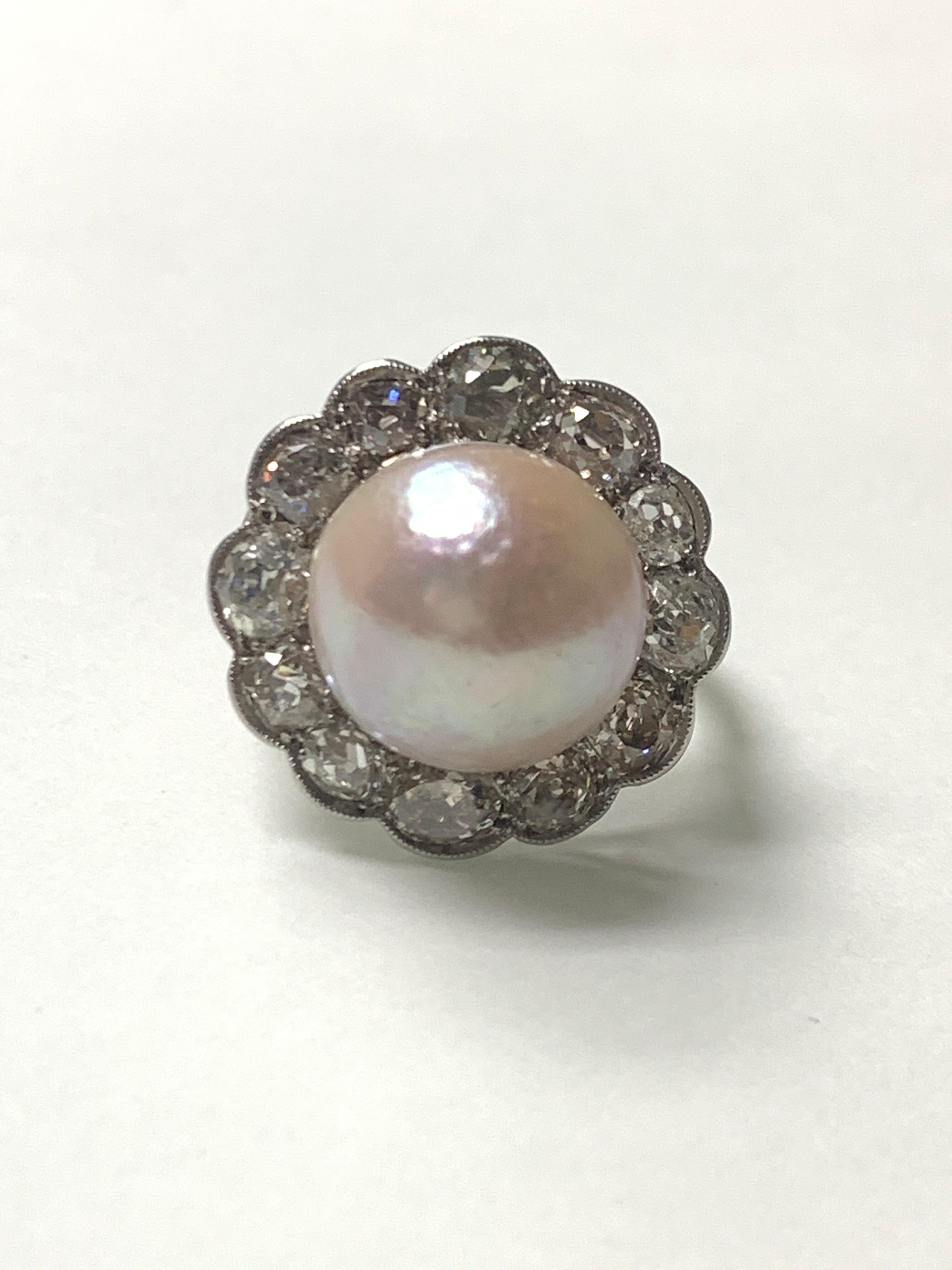 GIA Certified Art Deco Light Pinkish Brown Button Mabe Pearl and Diamond Ring In Excellent Condition For Sale In New York, NY