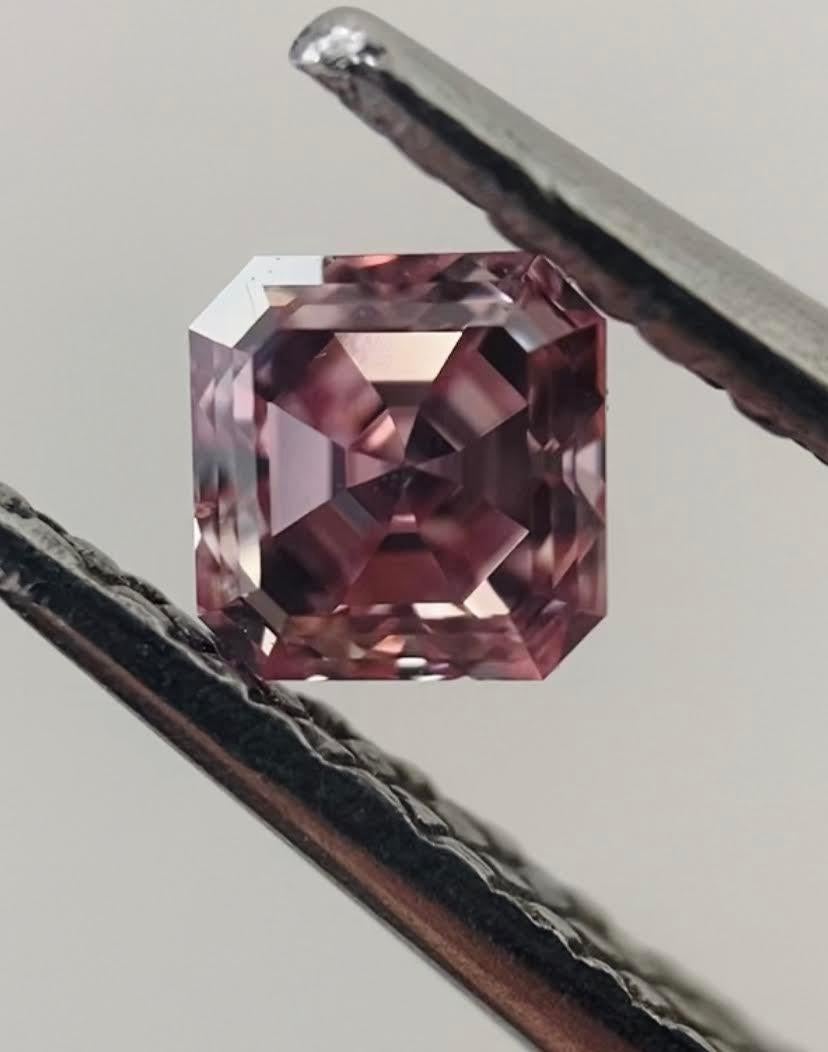 Asscher, diamant rose intense fantaisie en diamant naturel de 0,38 carat, certifié par le GIA en vente 1