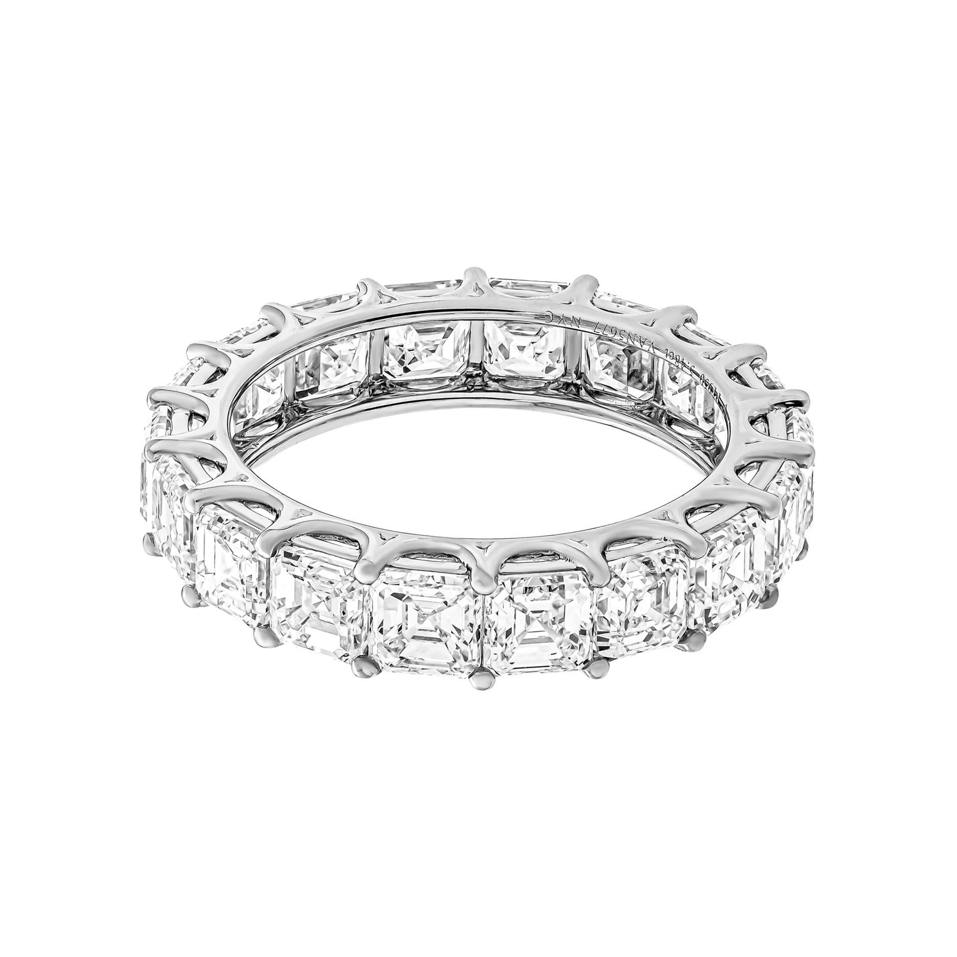 GIA Certified Asscher Cut Anniversary Band in Platinum 5.48 Carat '0.30ct each' In New Condition For Sale In New York, NY